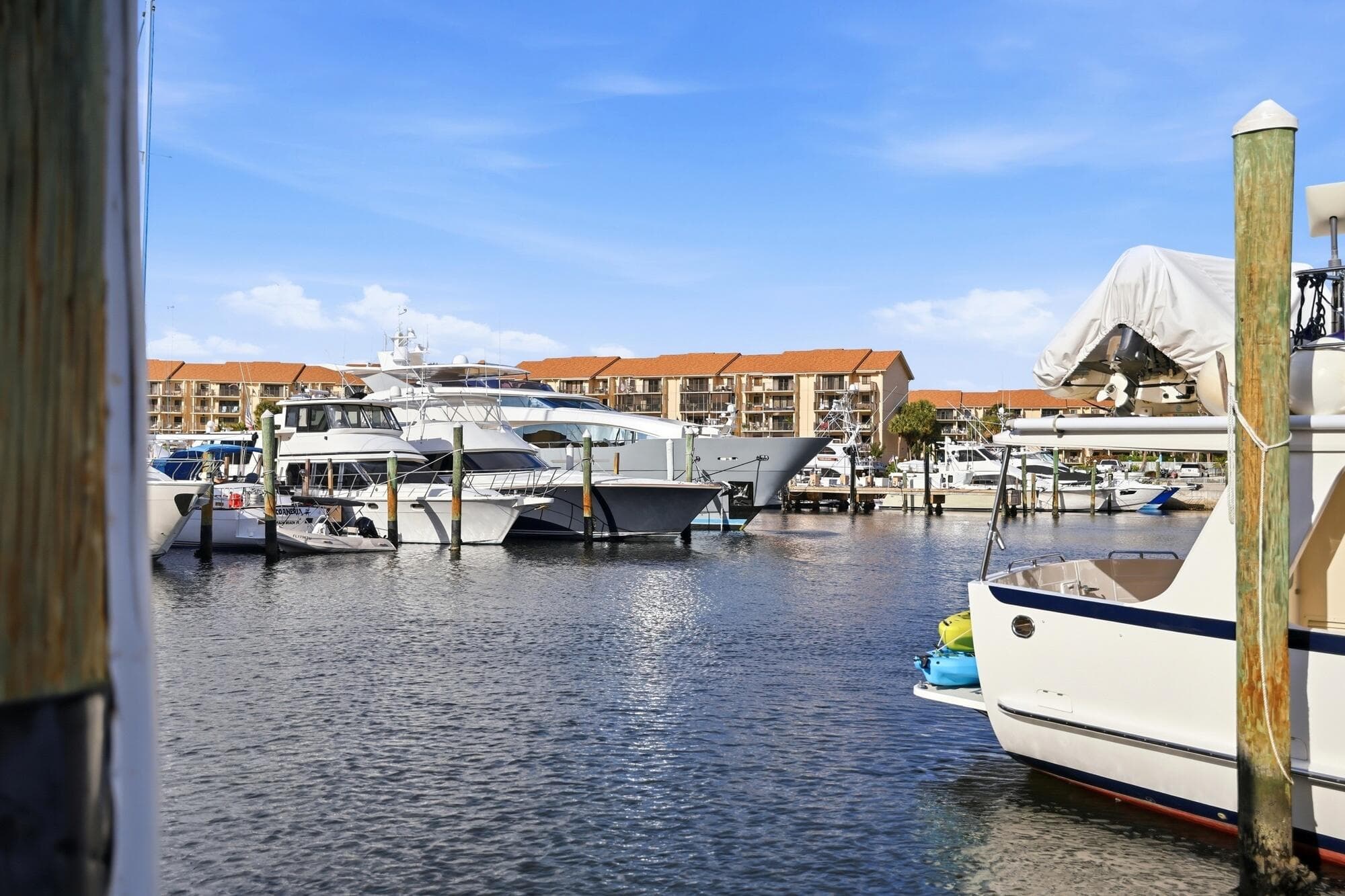 2101 Marina Isle Way 404, Jupiter, FL 33477 — photo 14 of 17