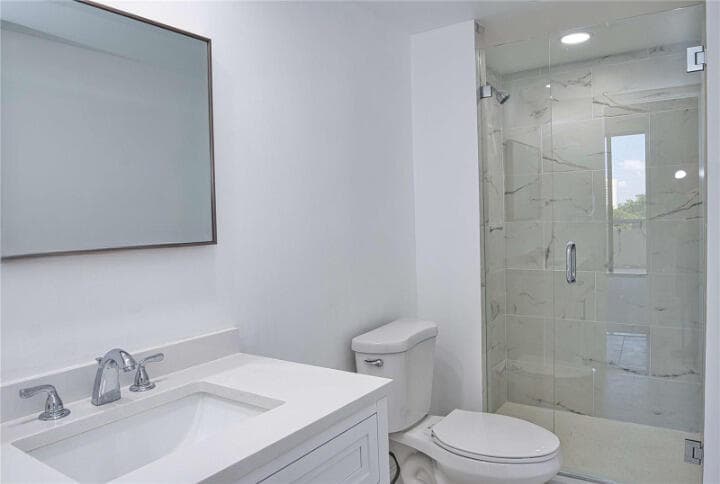 19355 Turnberry Way 3d, Miami, FL 33180 — photo 32 of 46