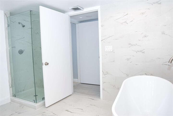 19355 Turnberry Way 3d, Miami, FL 33180 — photo 21 of 46