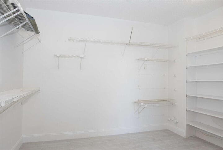 19355 Turnberry Way 3d, Miami, FL 33180 — photo 33 of 46