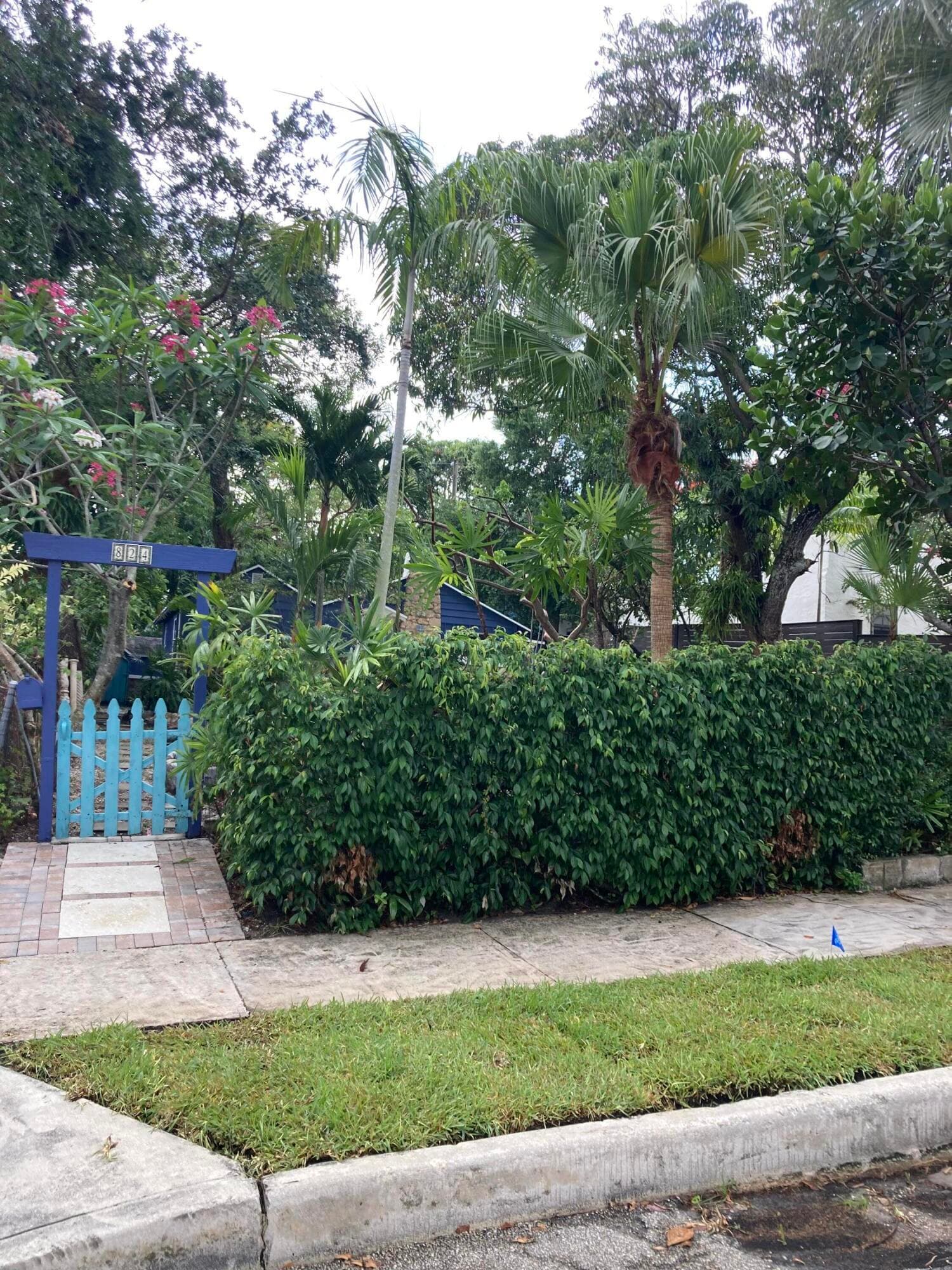 824 35th Street, West Palm Beach, FL 33407 — photo 12 of 37