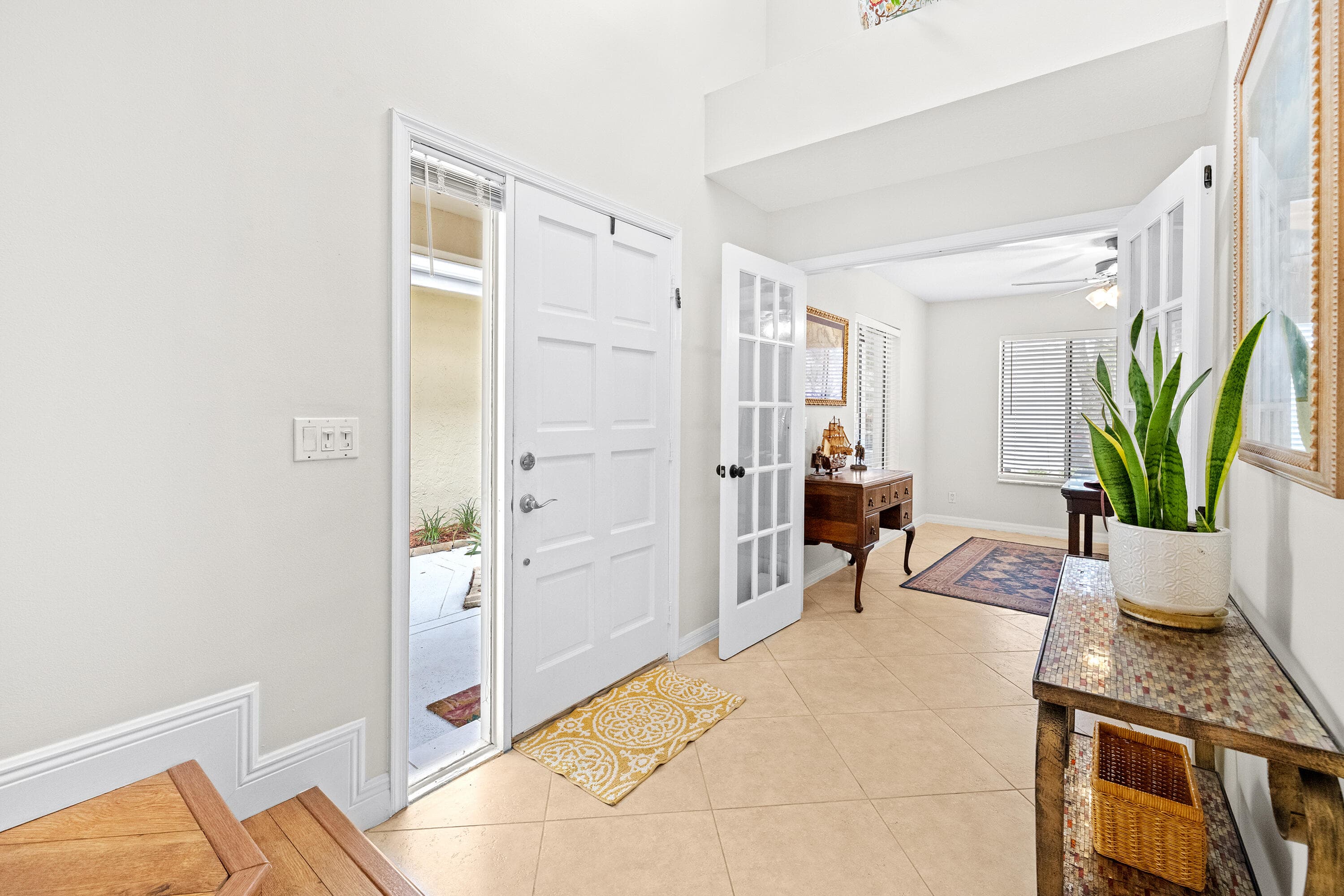 218 W Canterbury Dr W W, Palm Beach Gardens, FL 33418 — photo 14 of 47