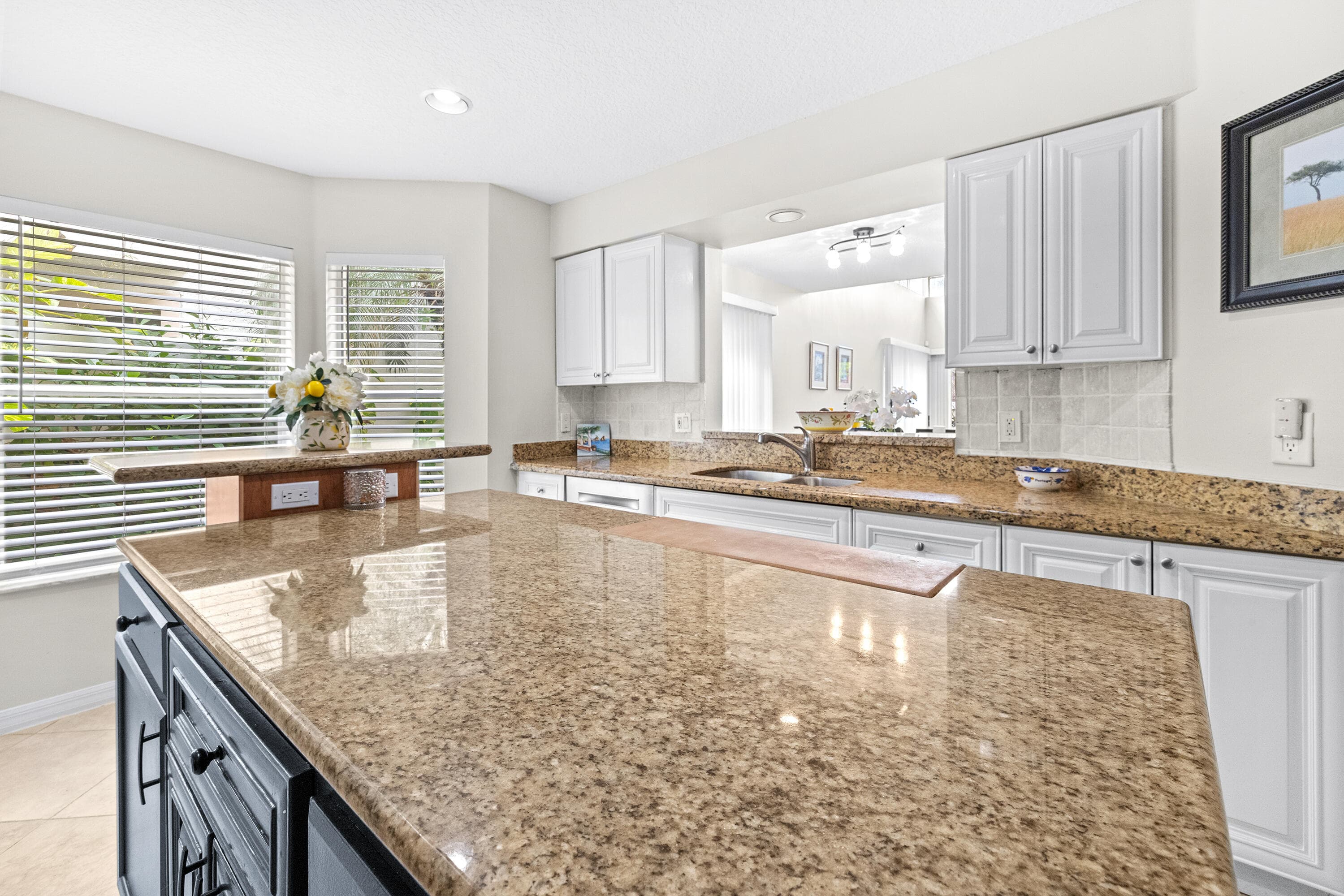 218 W Canterbury Dr W W, Palm Beach Gardens, FL 33418 — photo 11 of 47
