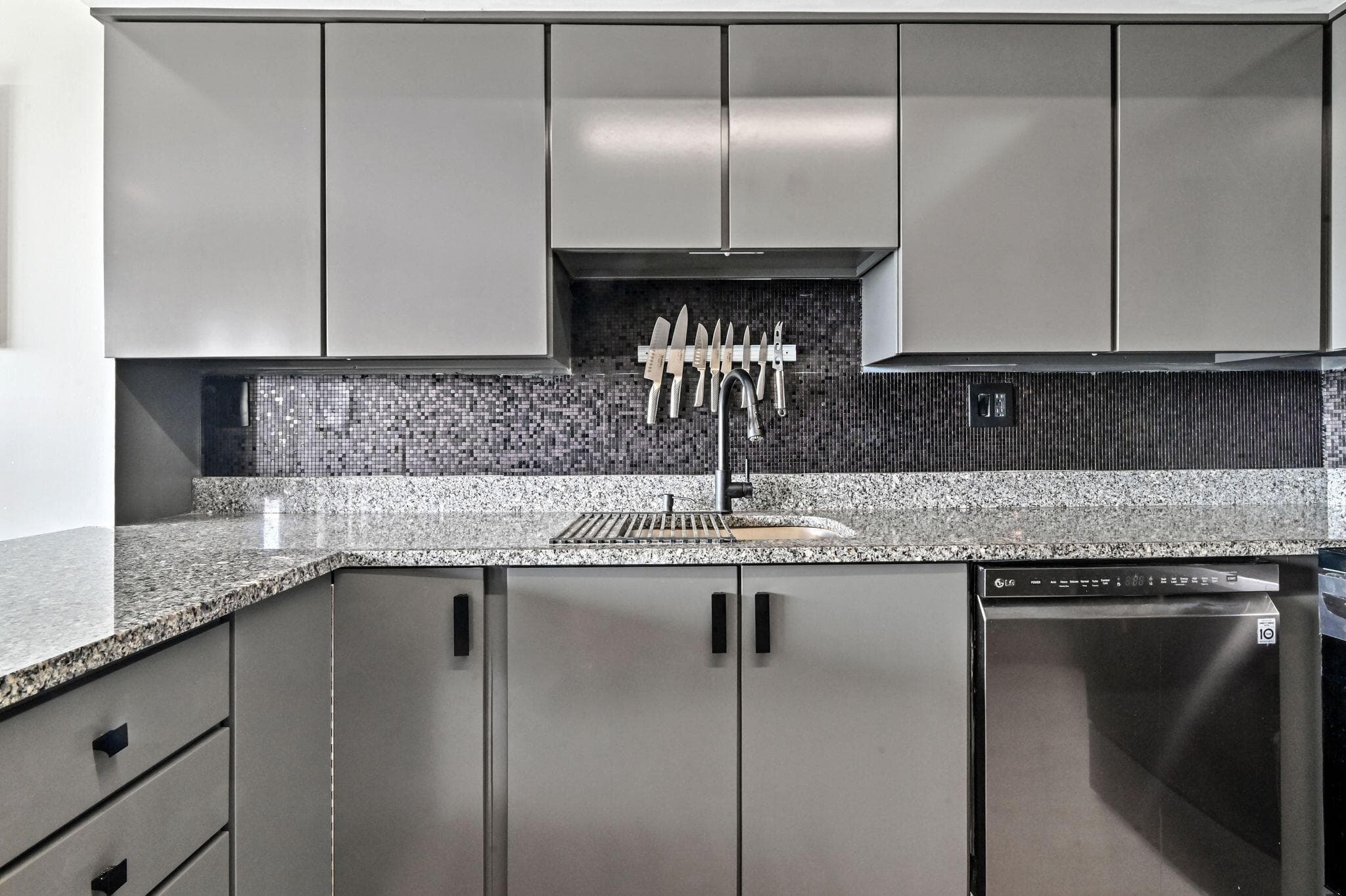 1900 Consulate Place 1205, West Palm Beach, FL 33401 — photo 15 of 69
