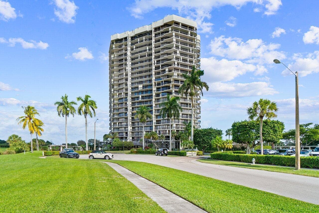 1900 Consulate Place 1205, West Palm Beach, FL 33401 — photo 37 of 69