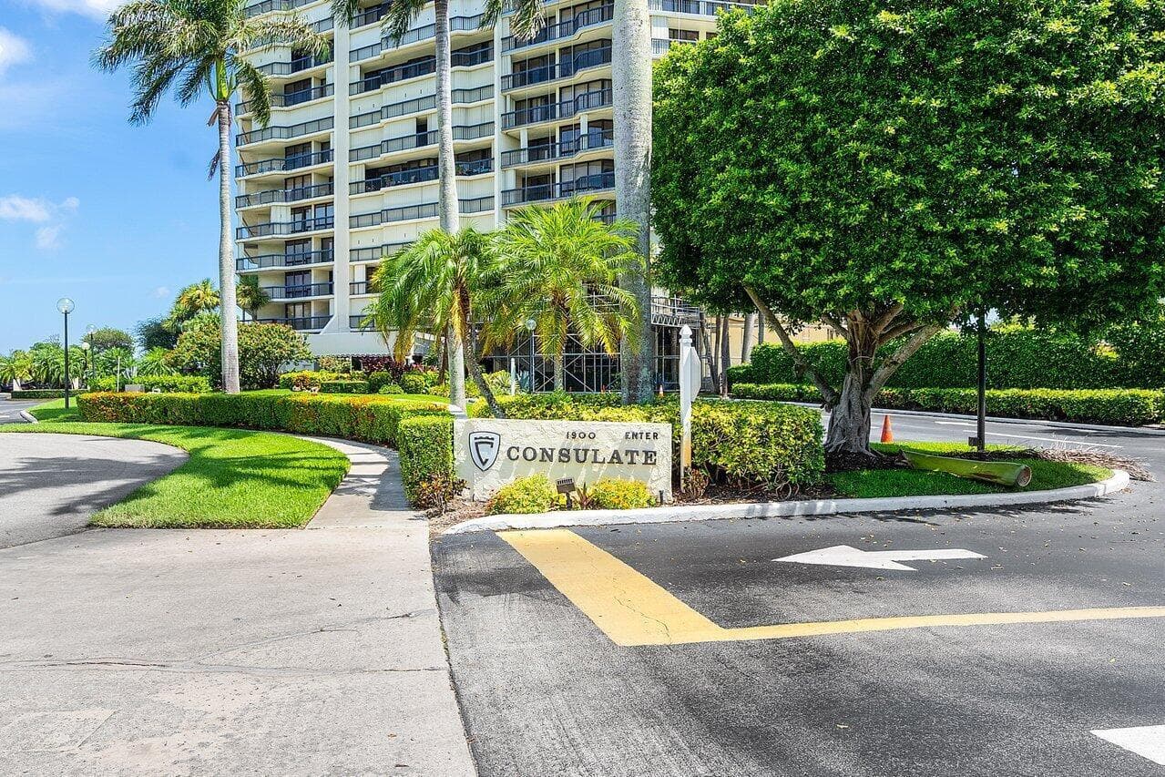 1900 Consulate Place 1205, West Palm Beach, FL 33401 — photo 40 of 69