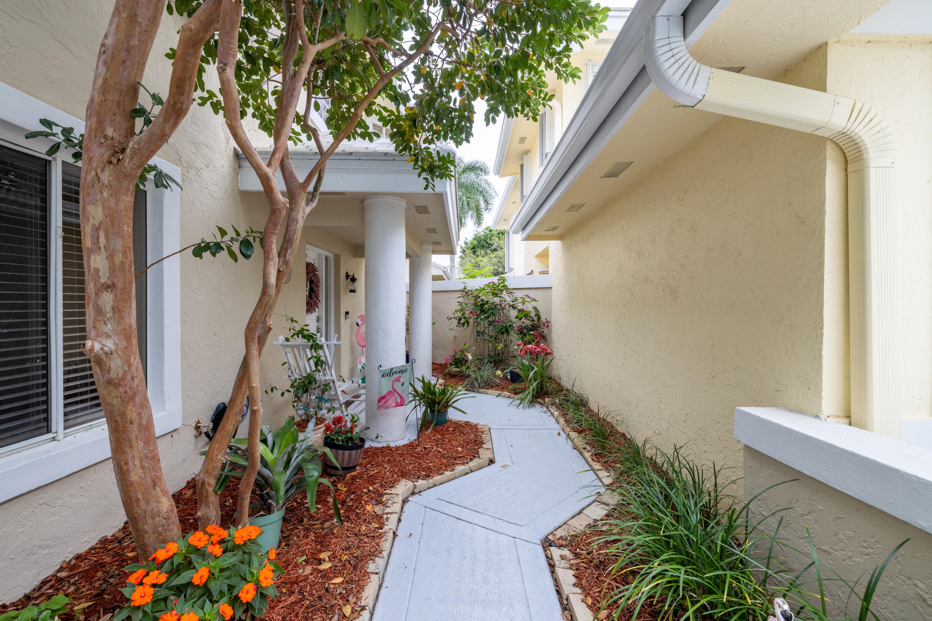 218 W Canterbury Dr W W, Palm Beach Gardens, FL 33418 — photo 38 of 47