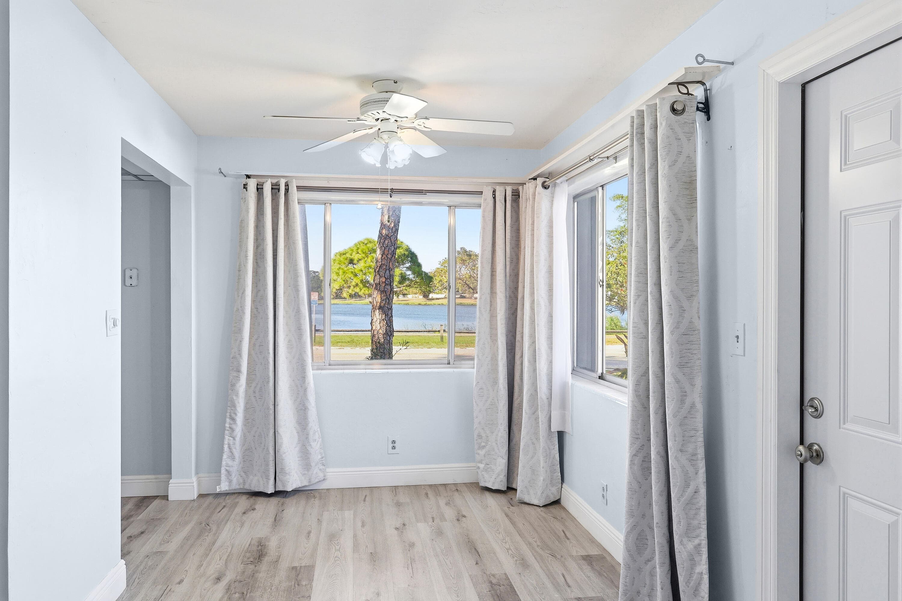 2004 Lake Osborne Drive 1, Lake Worth Beach, FL 33461 — photo 6 of 27