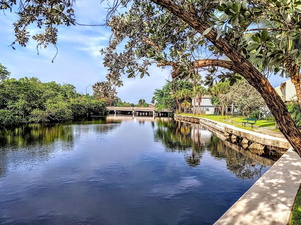 1827 NE 15th Avenue NE 1827, Fort Lauderdale, FL 33305 — photo 4 of 15