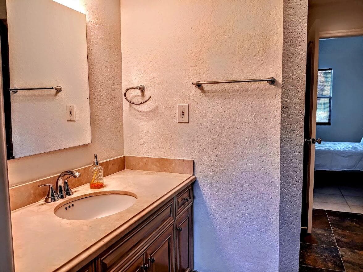 1827 NE 15th Avenue NE 1827, Fort Lauderdale, FL 33305 — photo 8 of 15