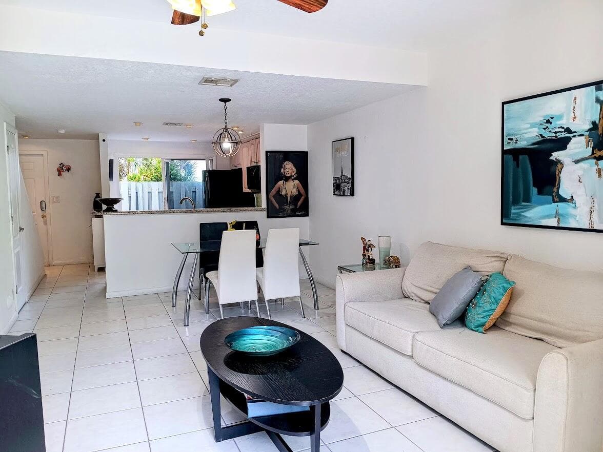 1827 NE 15th Avenue NE 1827, Fort Lauderdale, FL 33305 — photo 9 of 15