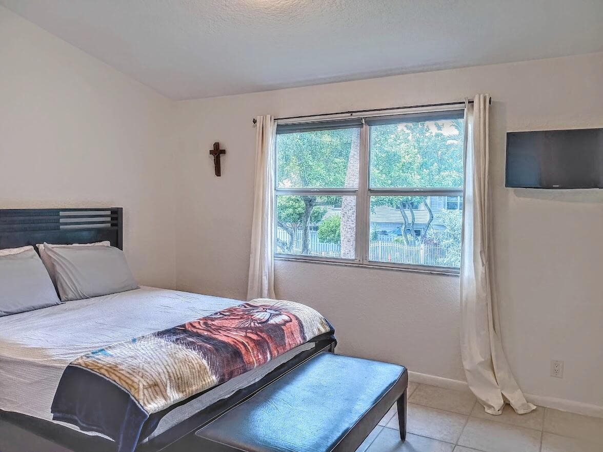 1827 NE 15th Avenue NE 1827, Fort Lauderdale, FL 33305 — photo 13 of 15