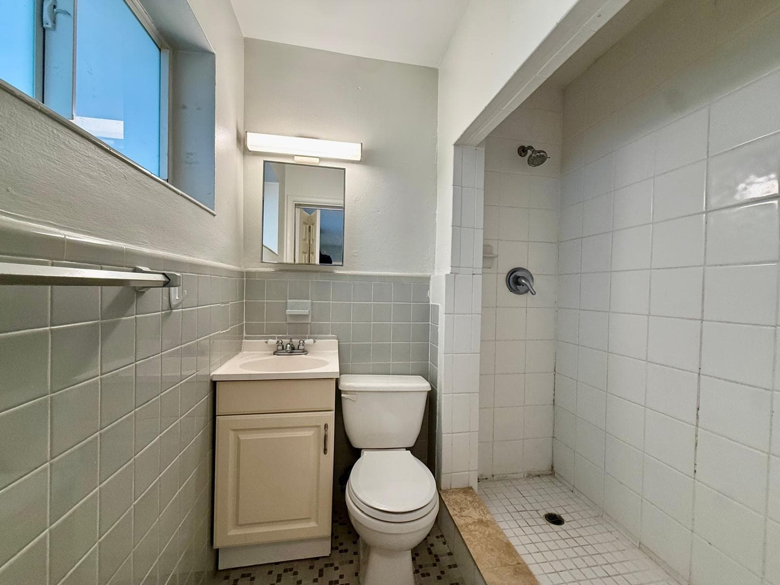 1215 NE 17th Avenue Unit 5, Fort Lauderdale, FL 33304 — photo 4 of 11