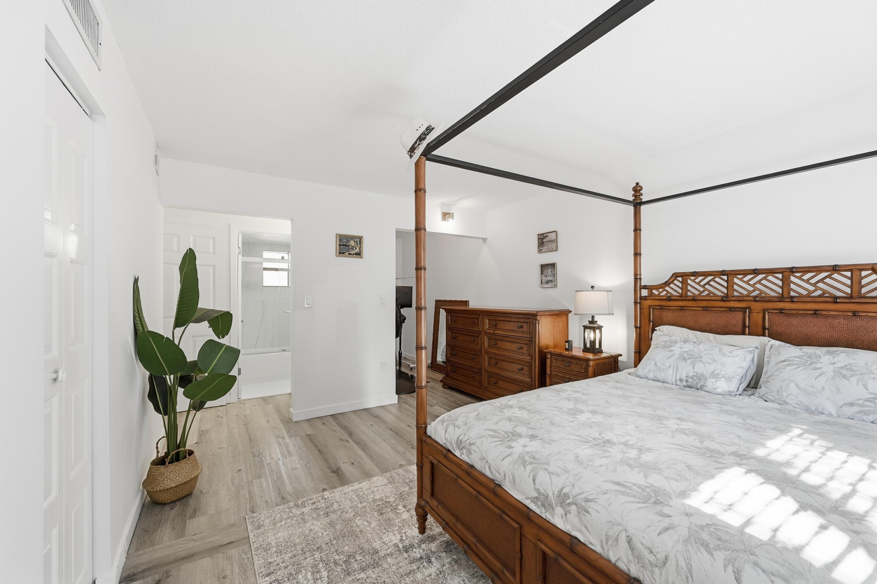 6755 W Broward Boulevard 304, Plantation, FL 33317 — photo 15 of 50