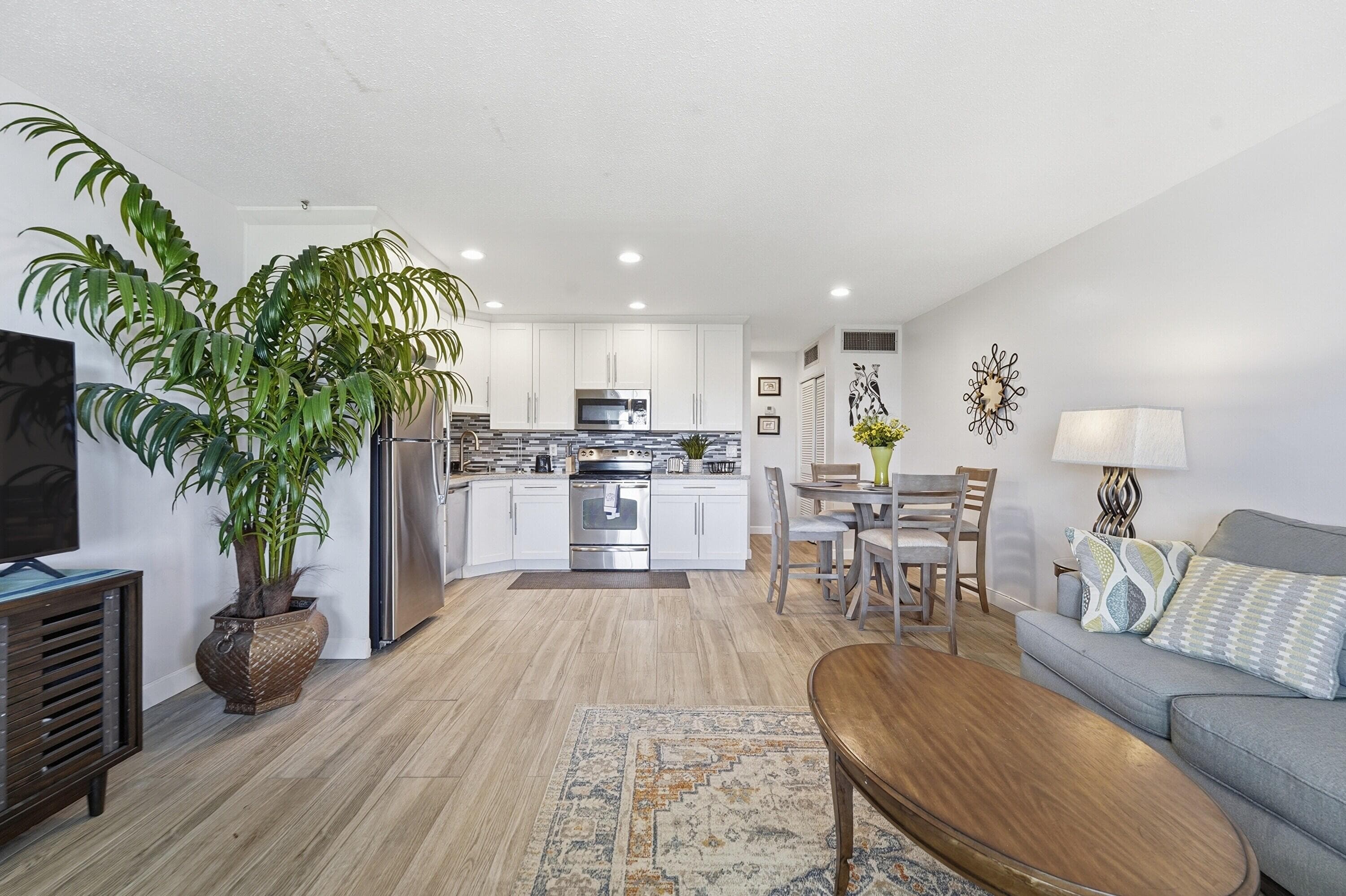 5208 NE 24th Terrace F314, Fort Lauderdale, FL 33308 — photo 2 of 19