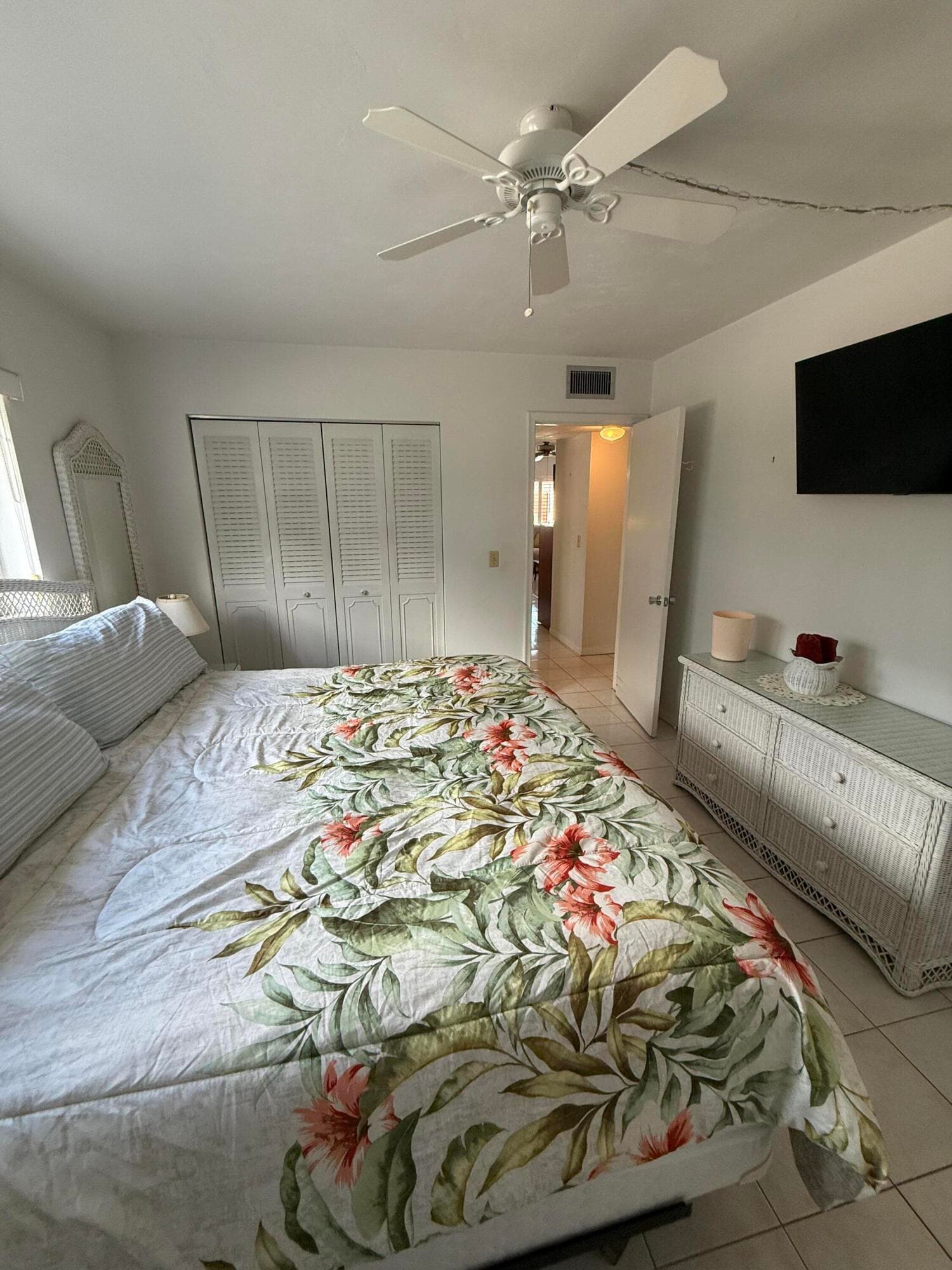 3160 Lake Osborne Drive 112, Lake Worth Beach, FL 33461 — photo 9 of 29