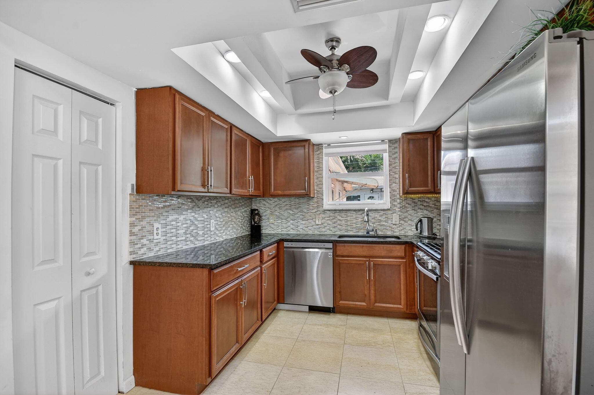 328 Monroe Drive, West Palm Beach, FL 33405 — photo 11 of 80