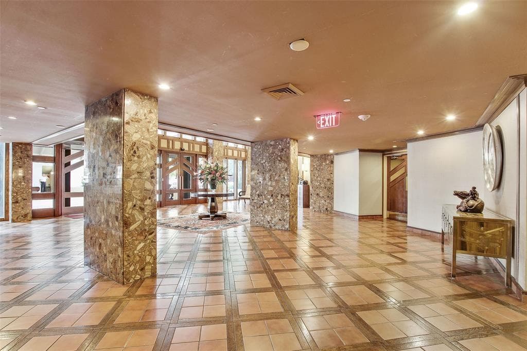 520 Brickell Key Drive A200, Miami, FL 33131 — photo 38 of 46