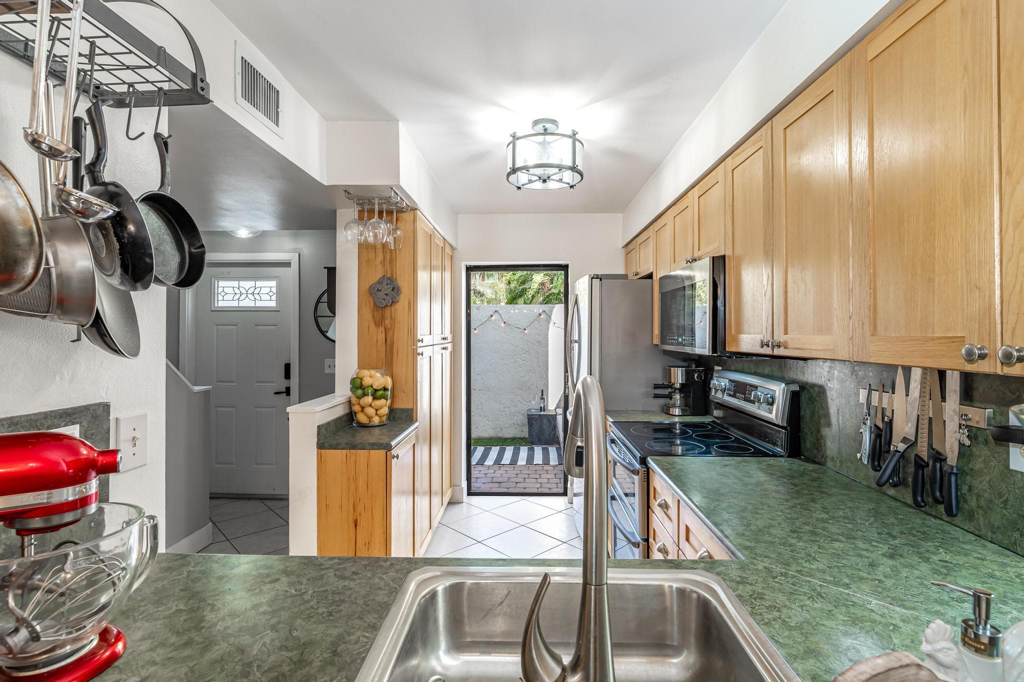 563 NE 7th Avenue, Fort Lauderdale, FL 33301 — photo 15 of 30