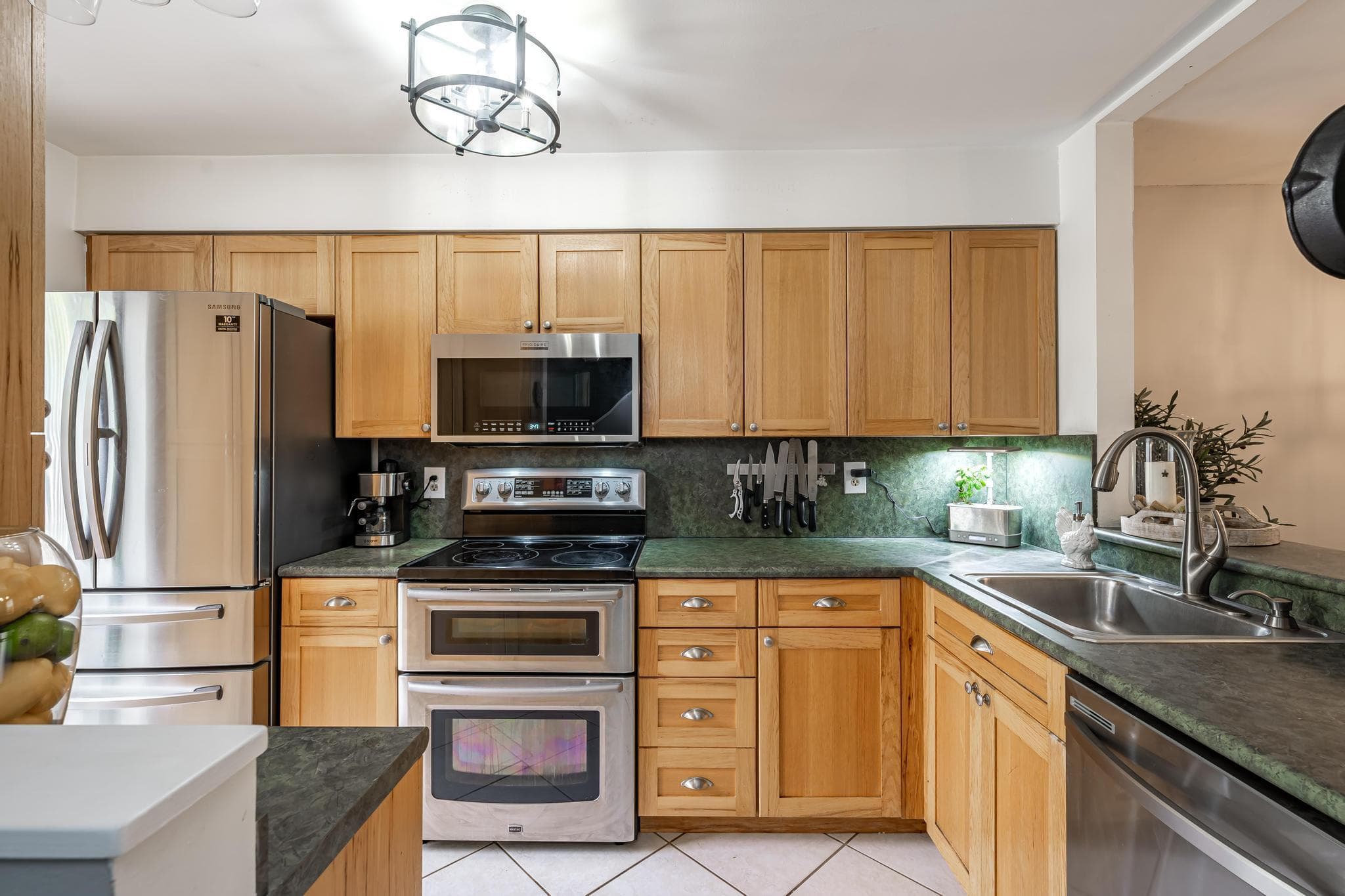 563 NE 7th Avenue, Fort Lauderdale, FL 33301 — photo 13 of 30