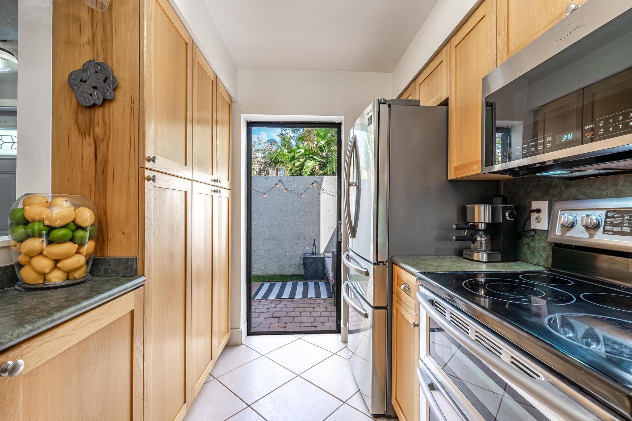 563 NE 7th Avenue, Fort Lauderdale, FL 33301 — photo 16 of 30