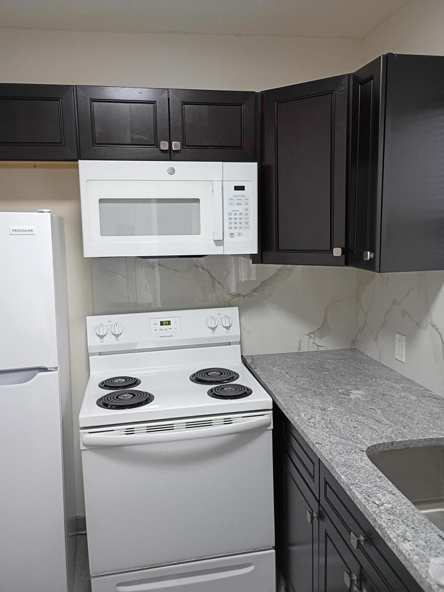 1501 NW 43rd Avenue 204, Lauderhill, FL 33313 — photo 3 of 9