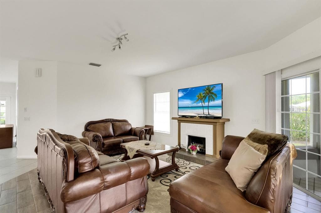 7334 Pine Creek Way, Port St. Lucie, FL 34986 — photo 5 of 37
