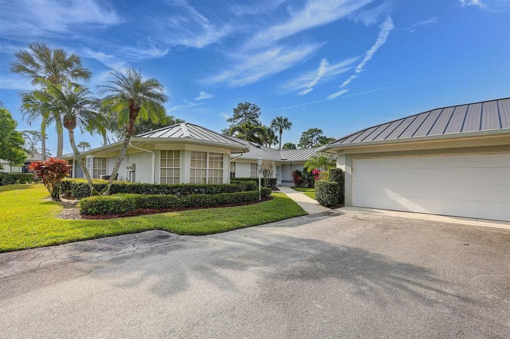 7334 Pine Creek Way, Port St. Lucie, FL 34986 — photo 3 of 37