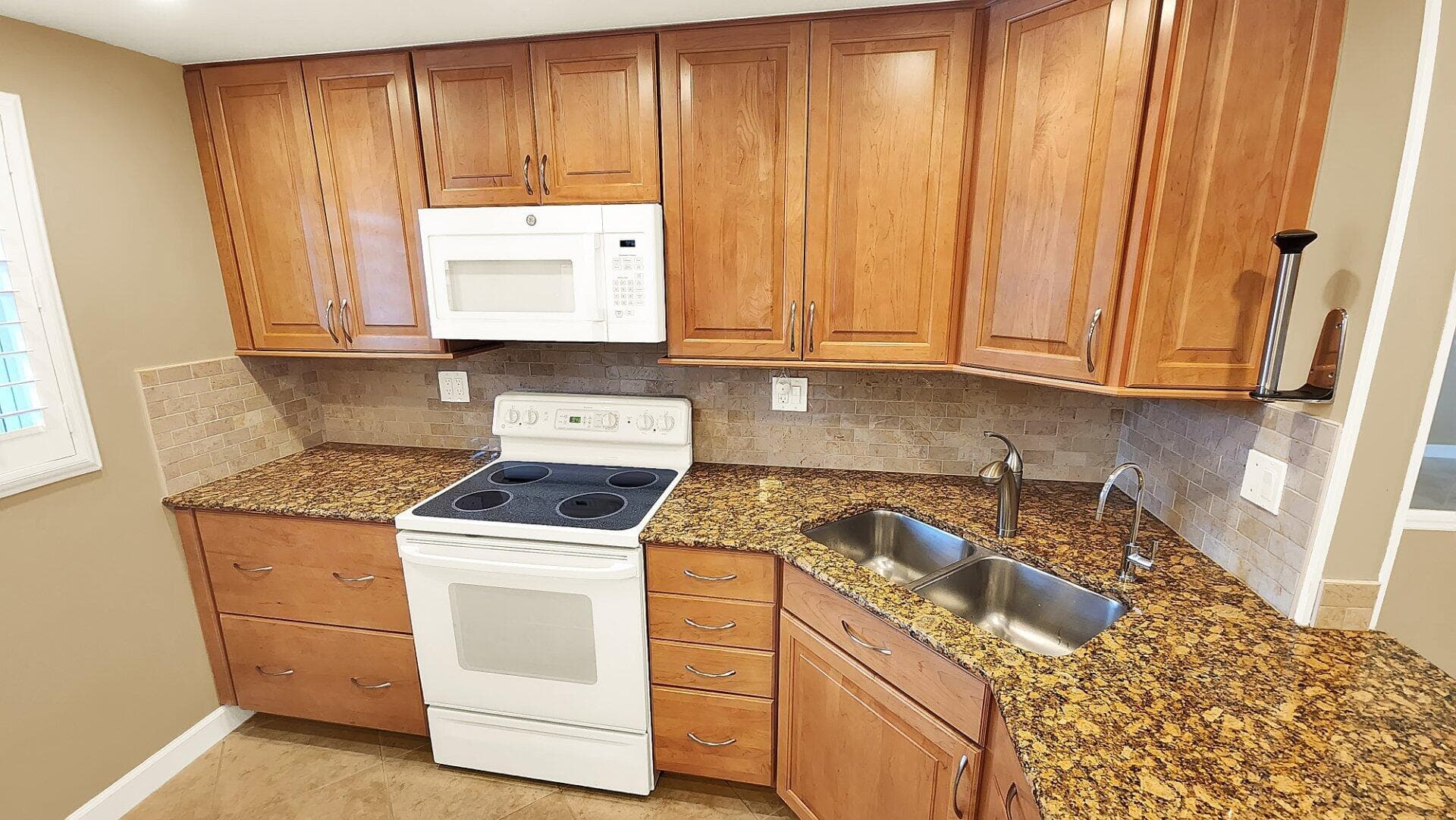 1541 S Ocean Boulevard 211, Pompano Beach, FL 33062 — photo 8 of 24