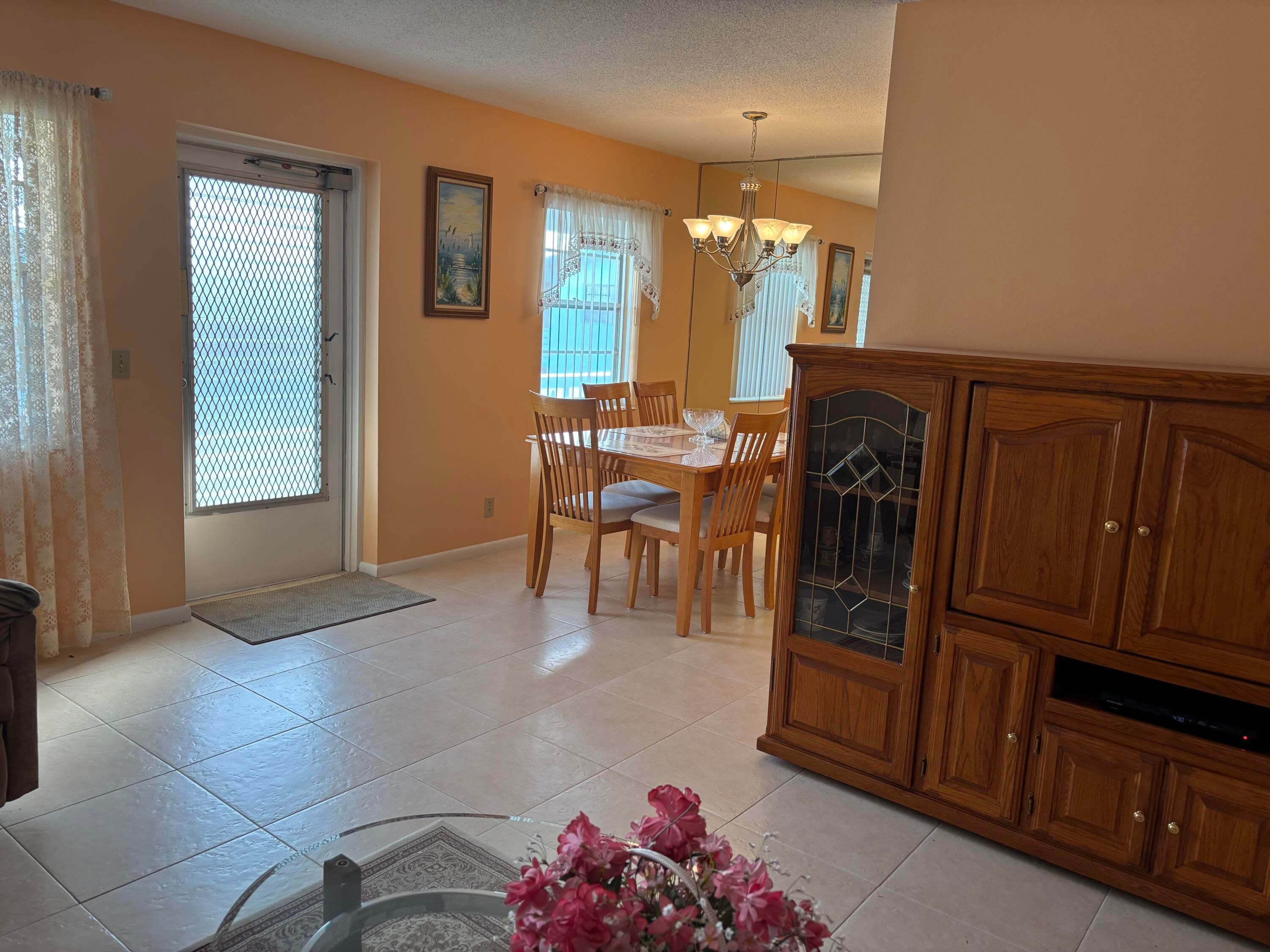 115 Camden E, West Palm Beach, FL 33417 — photo 11 of 20