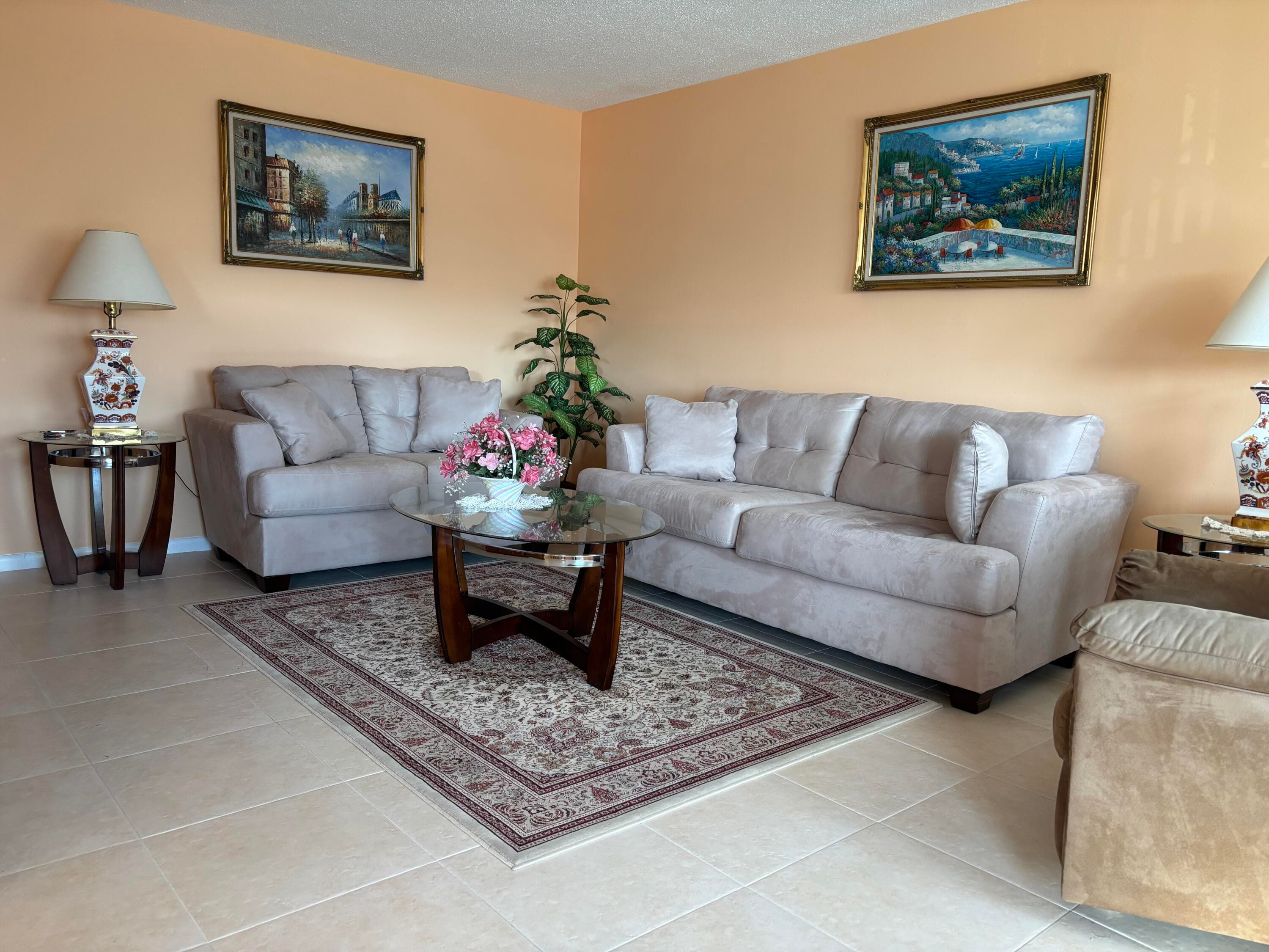 115 Camden E, West Palm Beach, FL 33417 — photo 2 of 20
