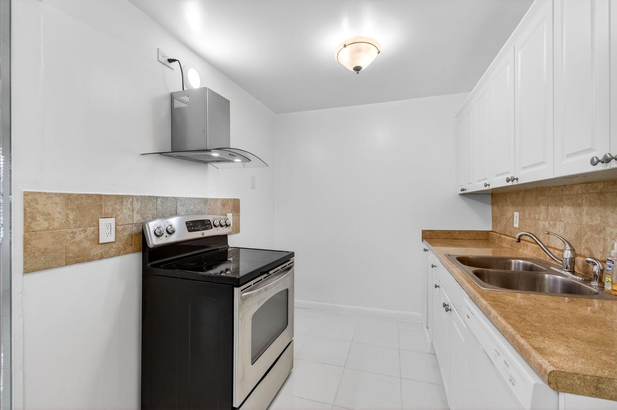 3010 Guildford A, Boca Raton, FL 33434 — photo 8 of 54