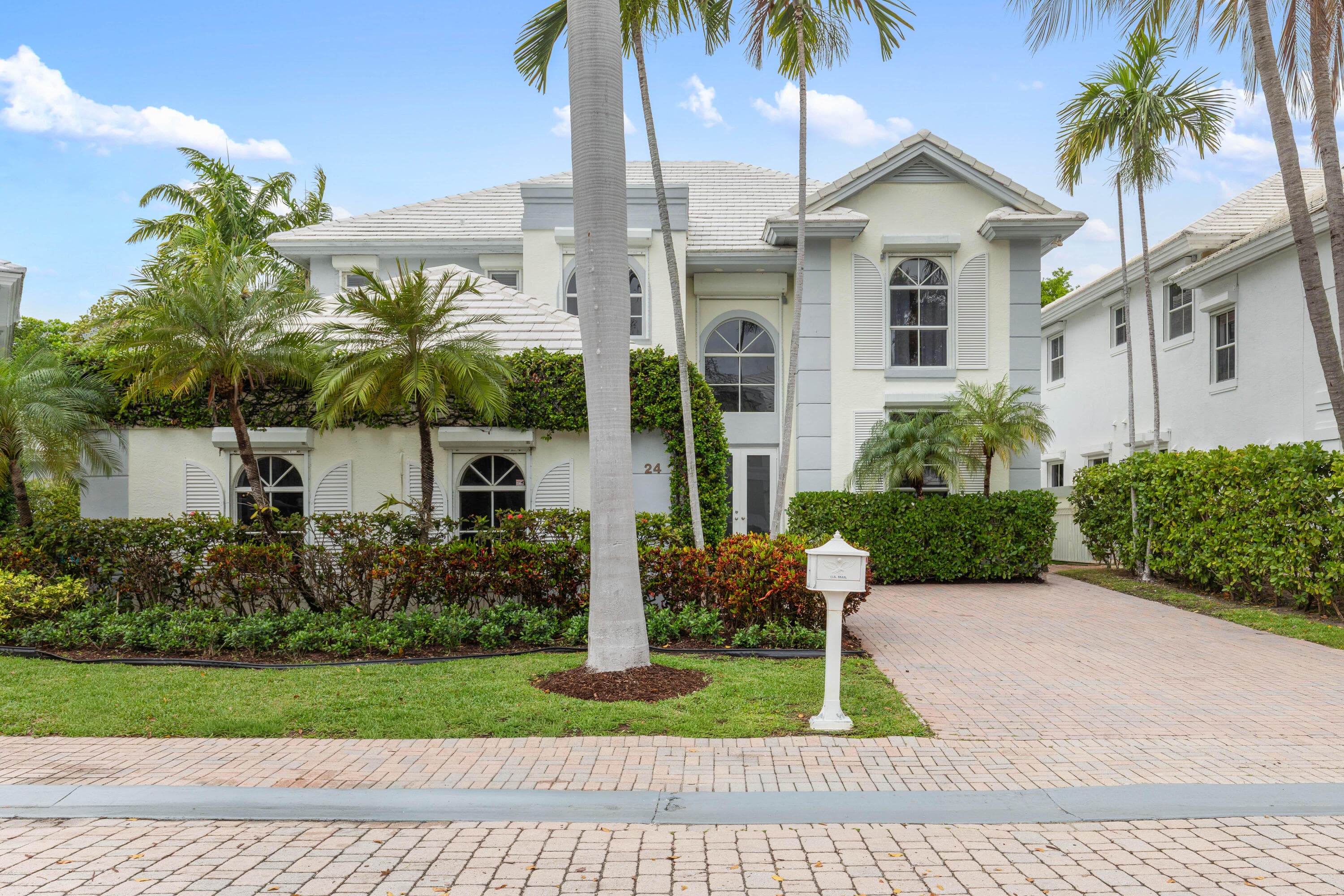 24 Grand Bay Estates Circle, Key Biscayne, FL 33149 — photo 56 of 64