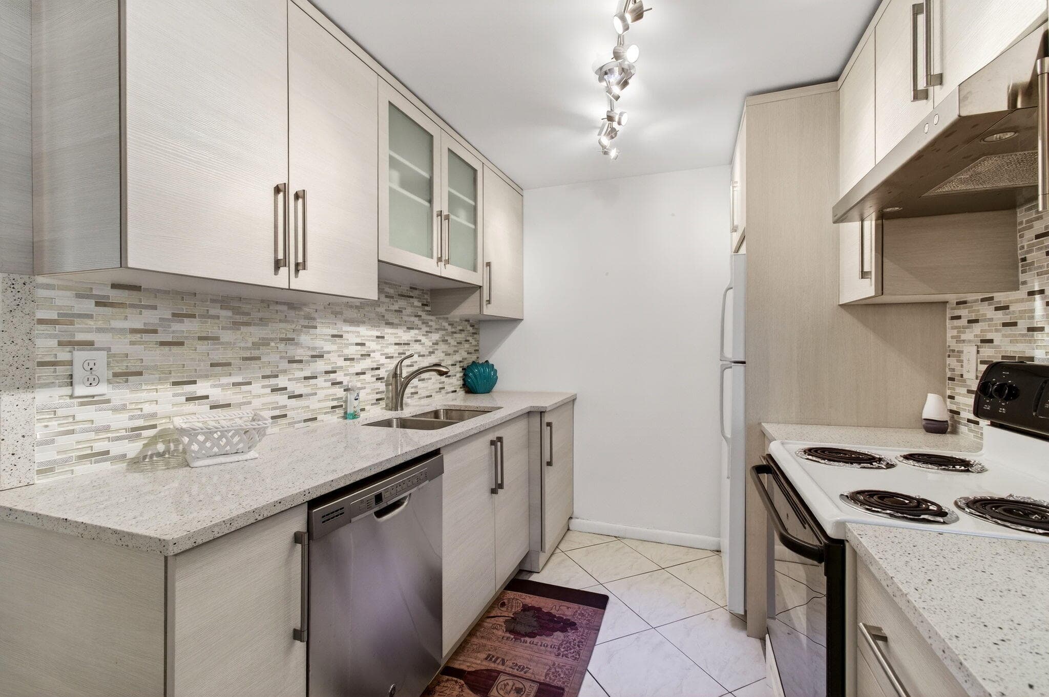 2070 Guildford D, Boca Raton, FL 33434 — photo 15 of 83