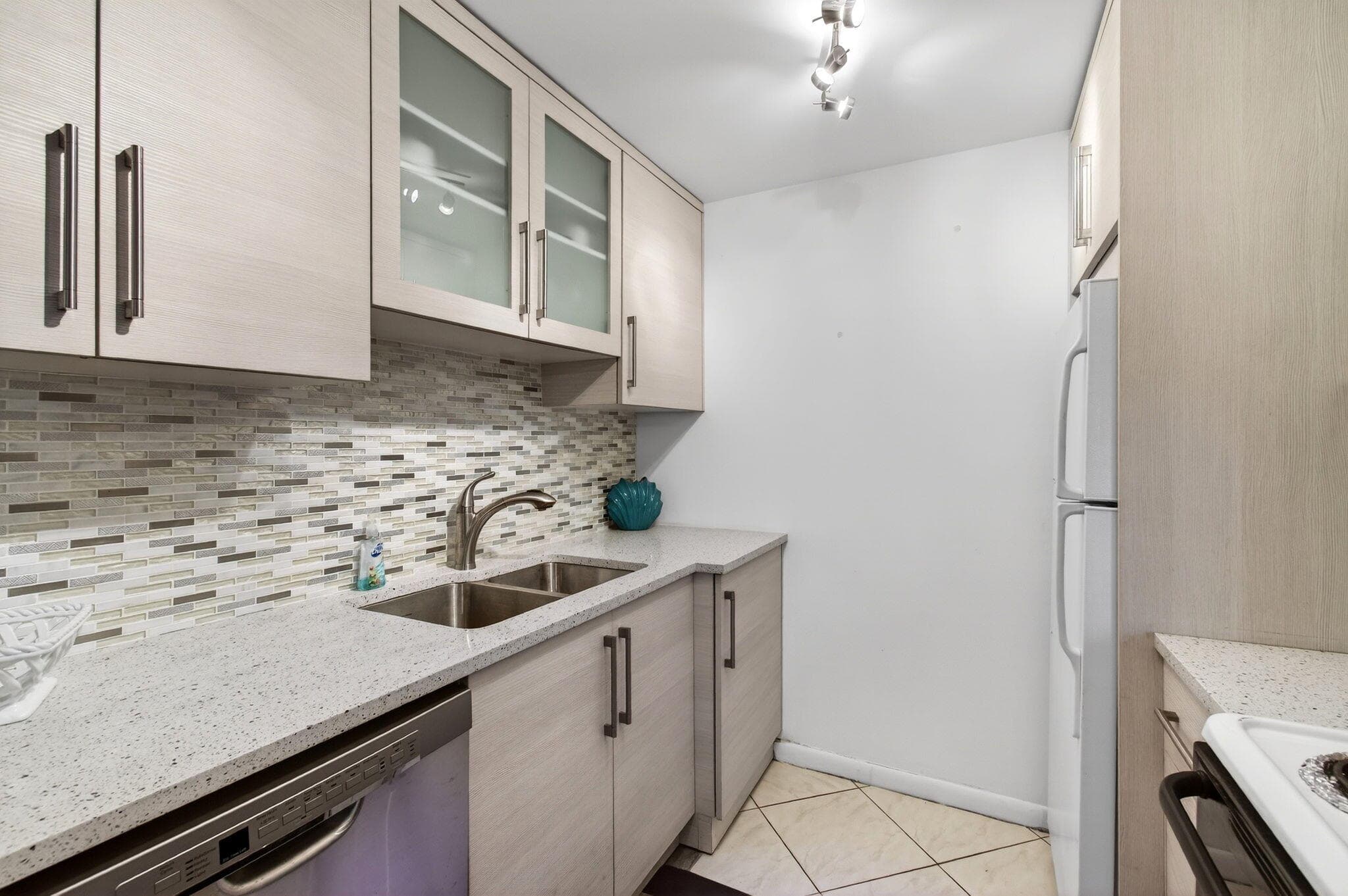 2070 Guildford D, Boca Raton, FL 33434 — photo 18 of 83