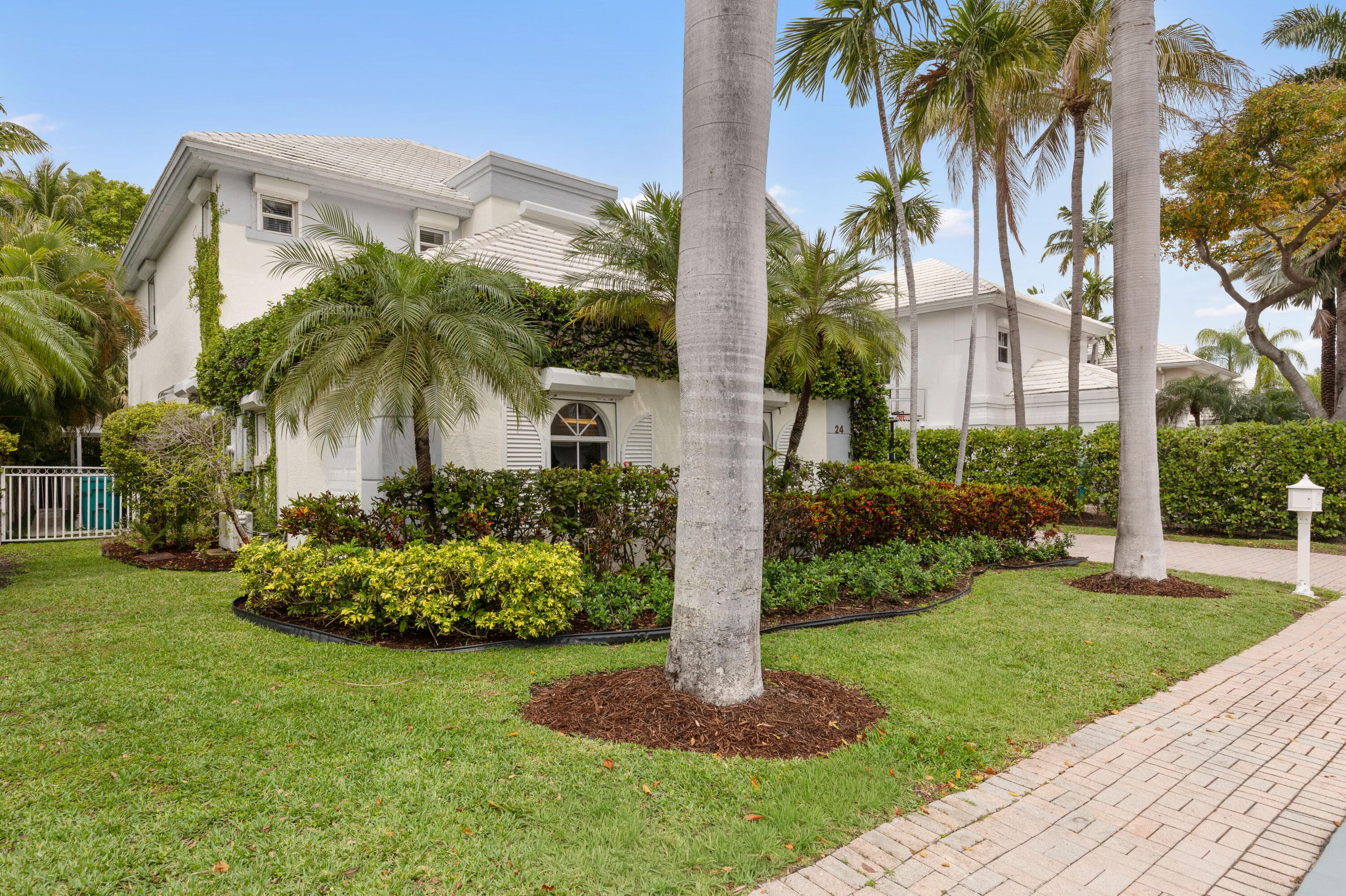 24 Grand Bay Estates Circle, Key Biscayne, FL 33149 — photo 57 of 64