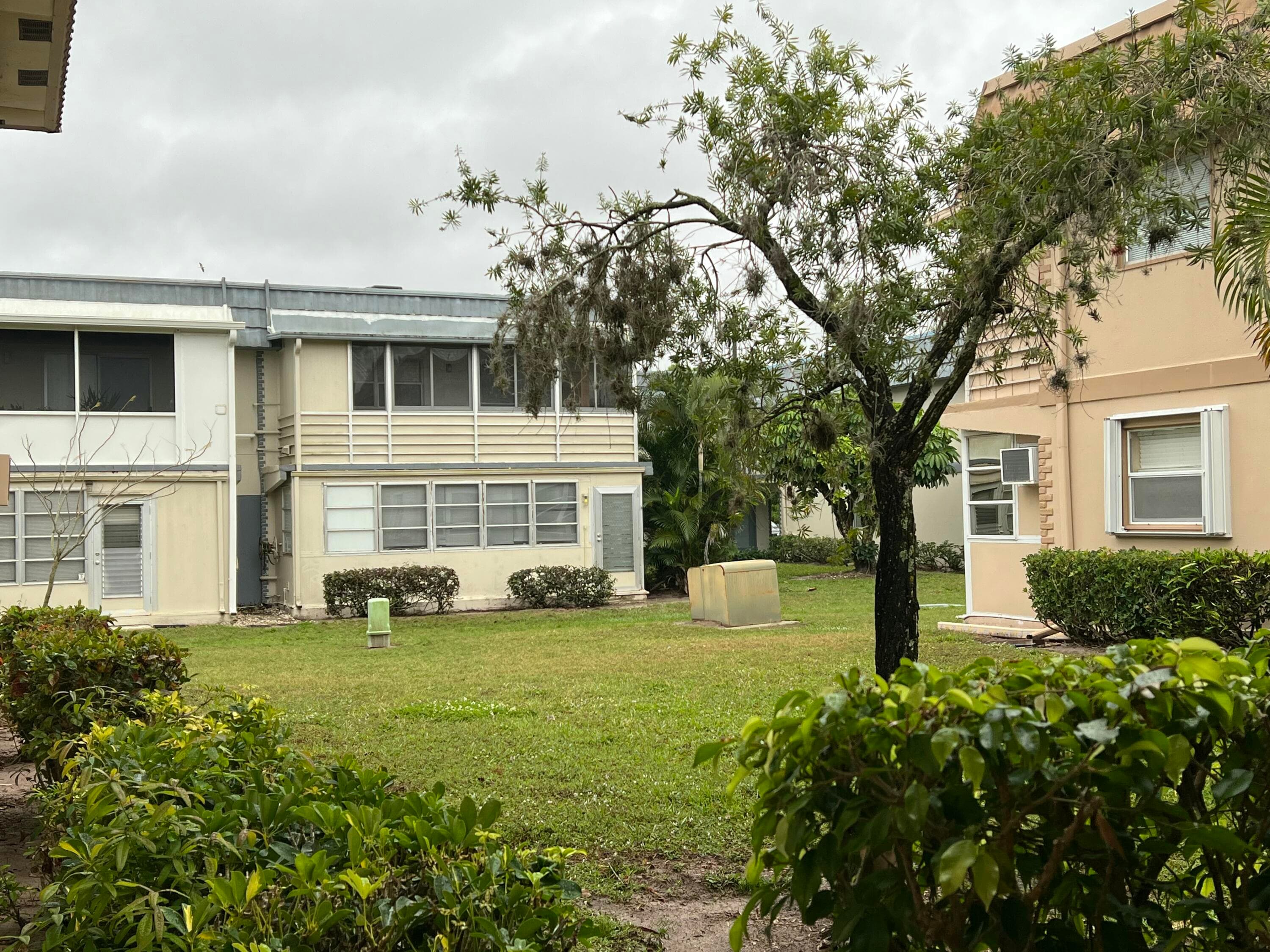 642 N Brittany, Delray Beach, FL 33446 — photo 3 of 10