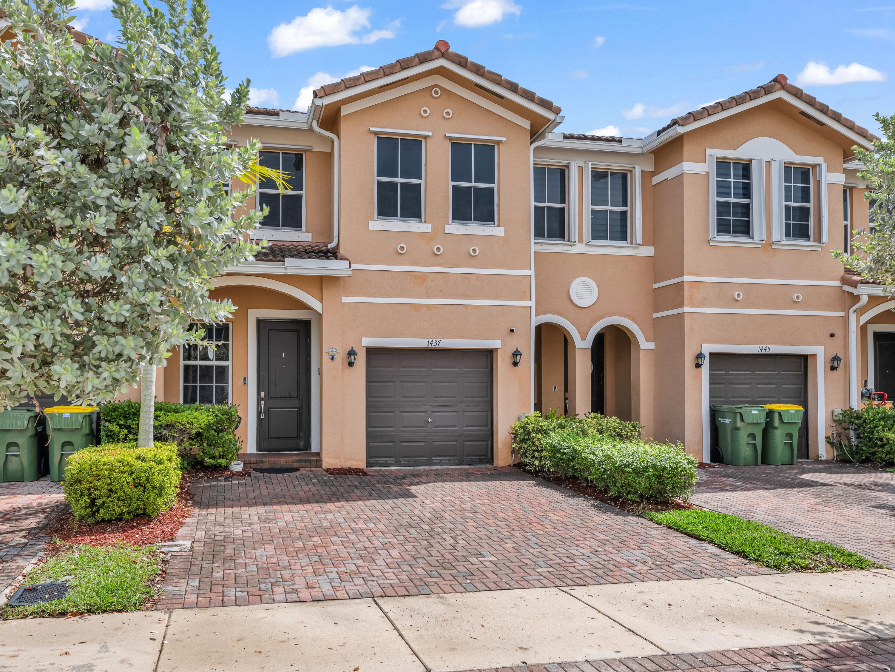 1437 SE 23rd Terrace, Homestead, FL 33035 — photo 3 of 31