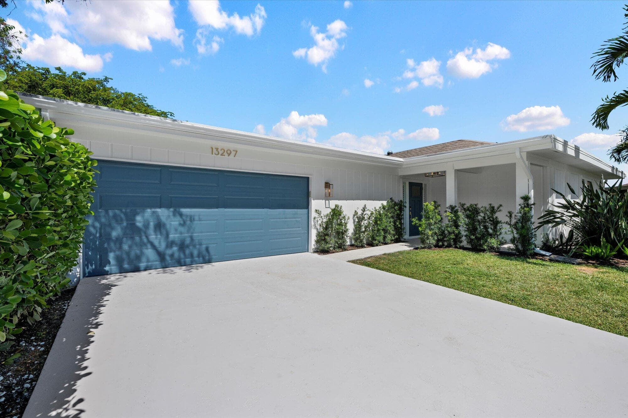 13297 Garth Court, Palm Beach Gardens, FL 33418 — photo 4 of 61