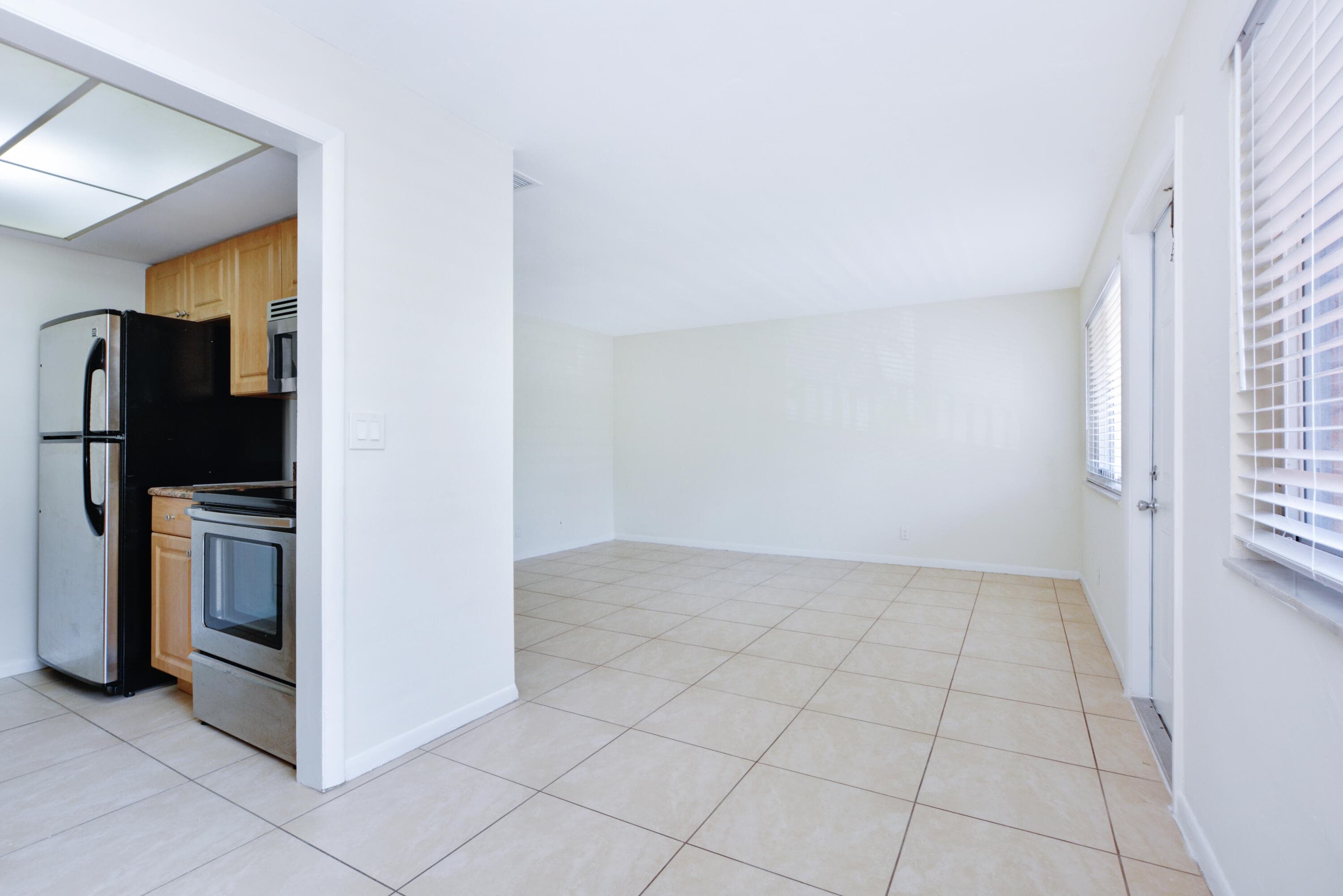 1000 NE 9th Avenue 4, Delray Beach, FL 33483 — photo 4 of 11