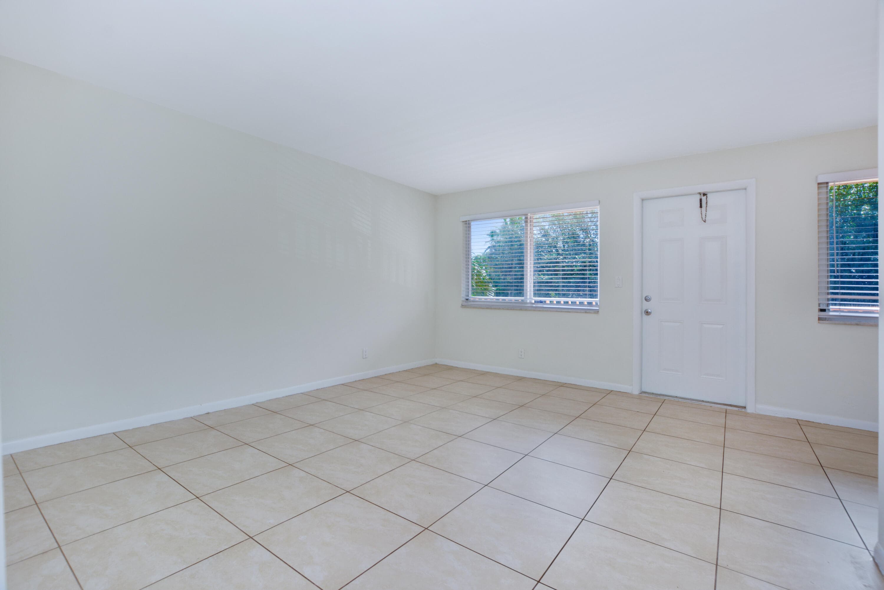 1000 NE 9th Avenue 4, Delray Beach, FL 33483 — photo 8 of 11