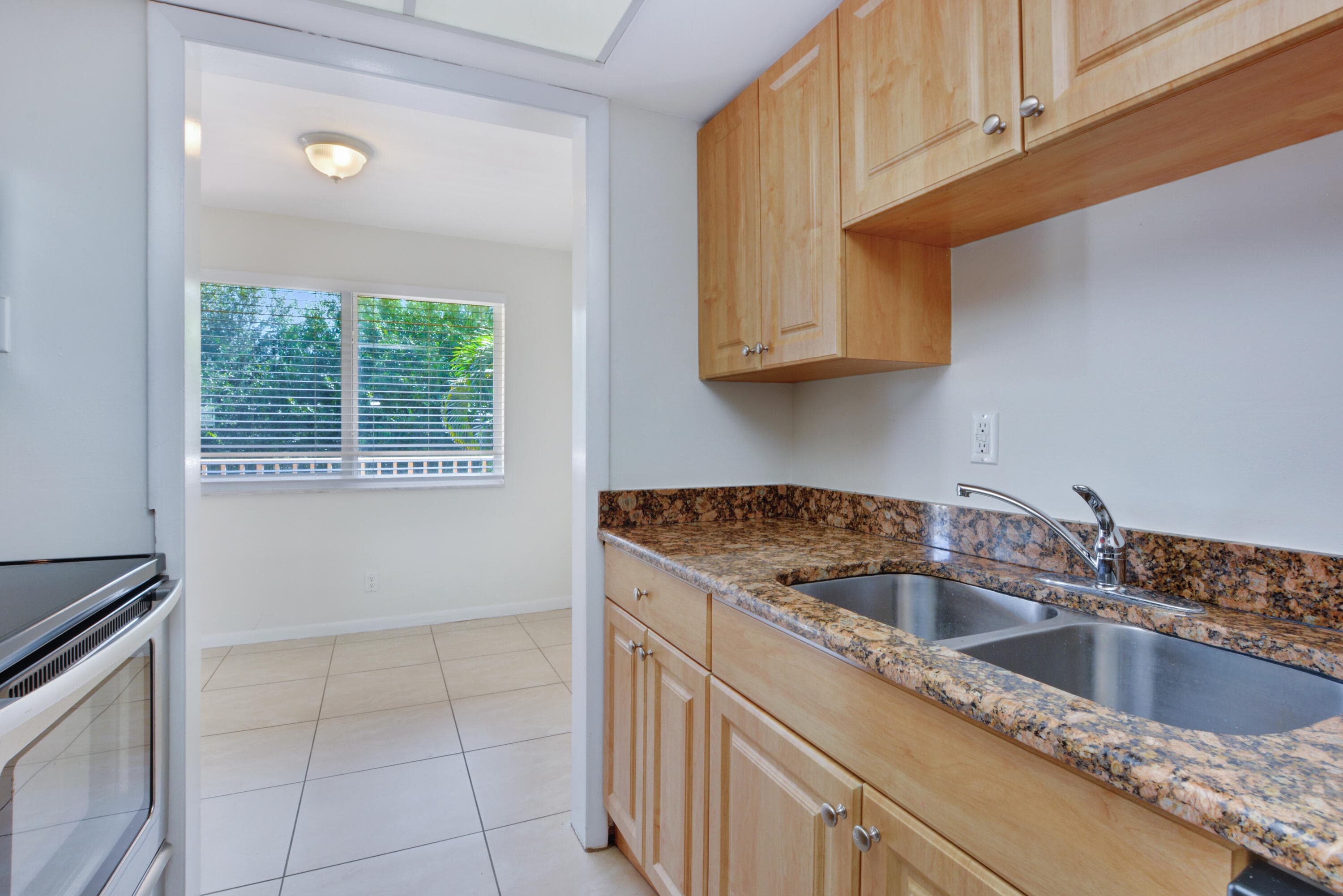 1000 NE 9th Avenue 4, Delray Beach, FL 33483 — photo 6 of 11
