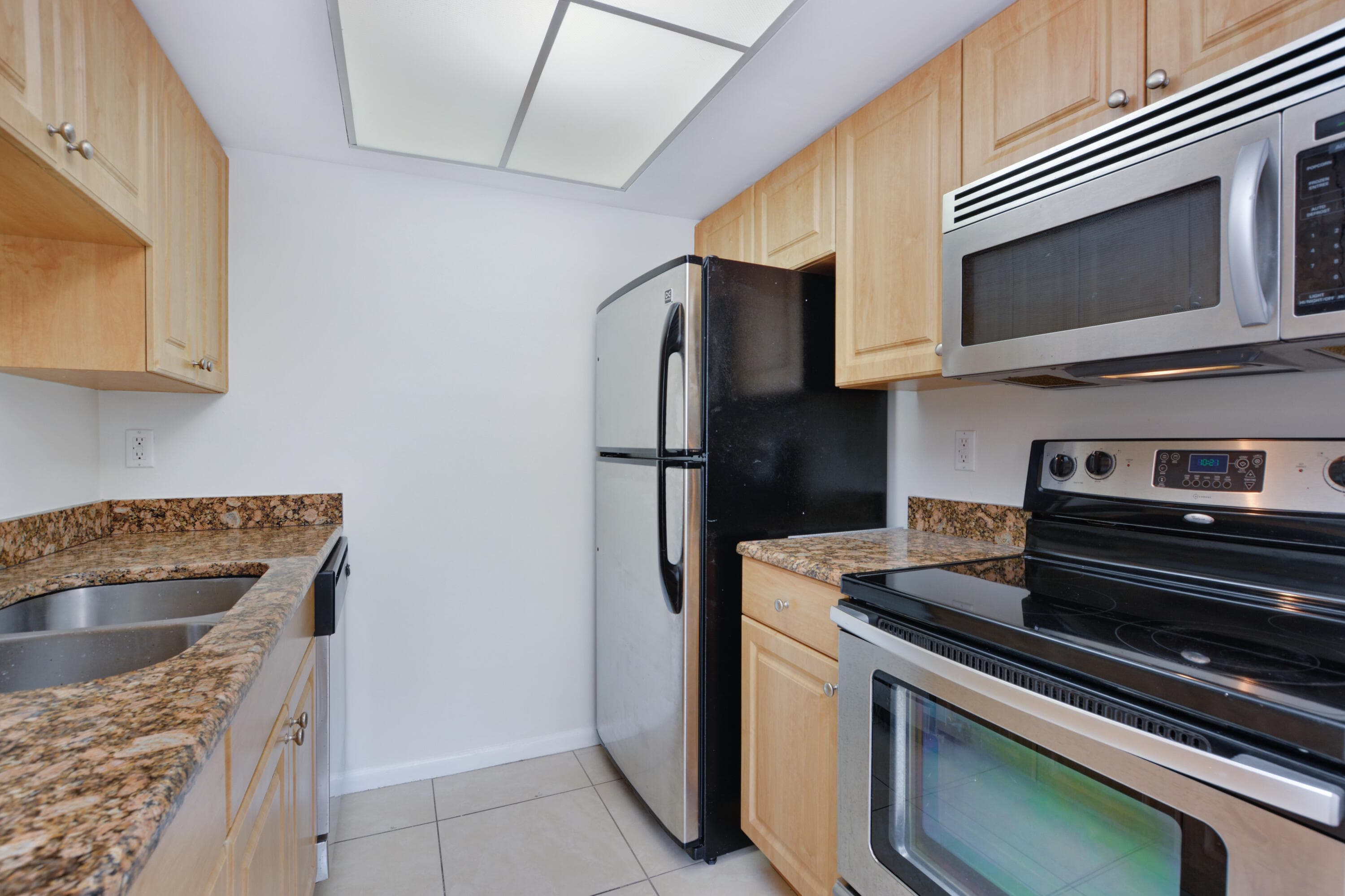 1000 NE 9th Avenue 4, Delray Beach, FL 33483 — photo 7 of 11