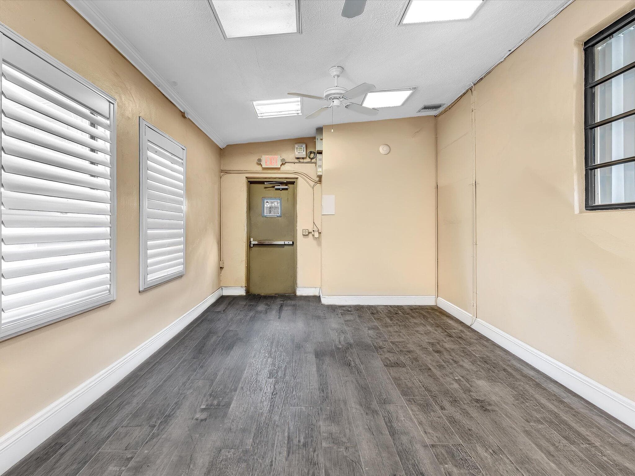 4901 SW 51st Street, Davie, FL 33314 — photo 28 of 68