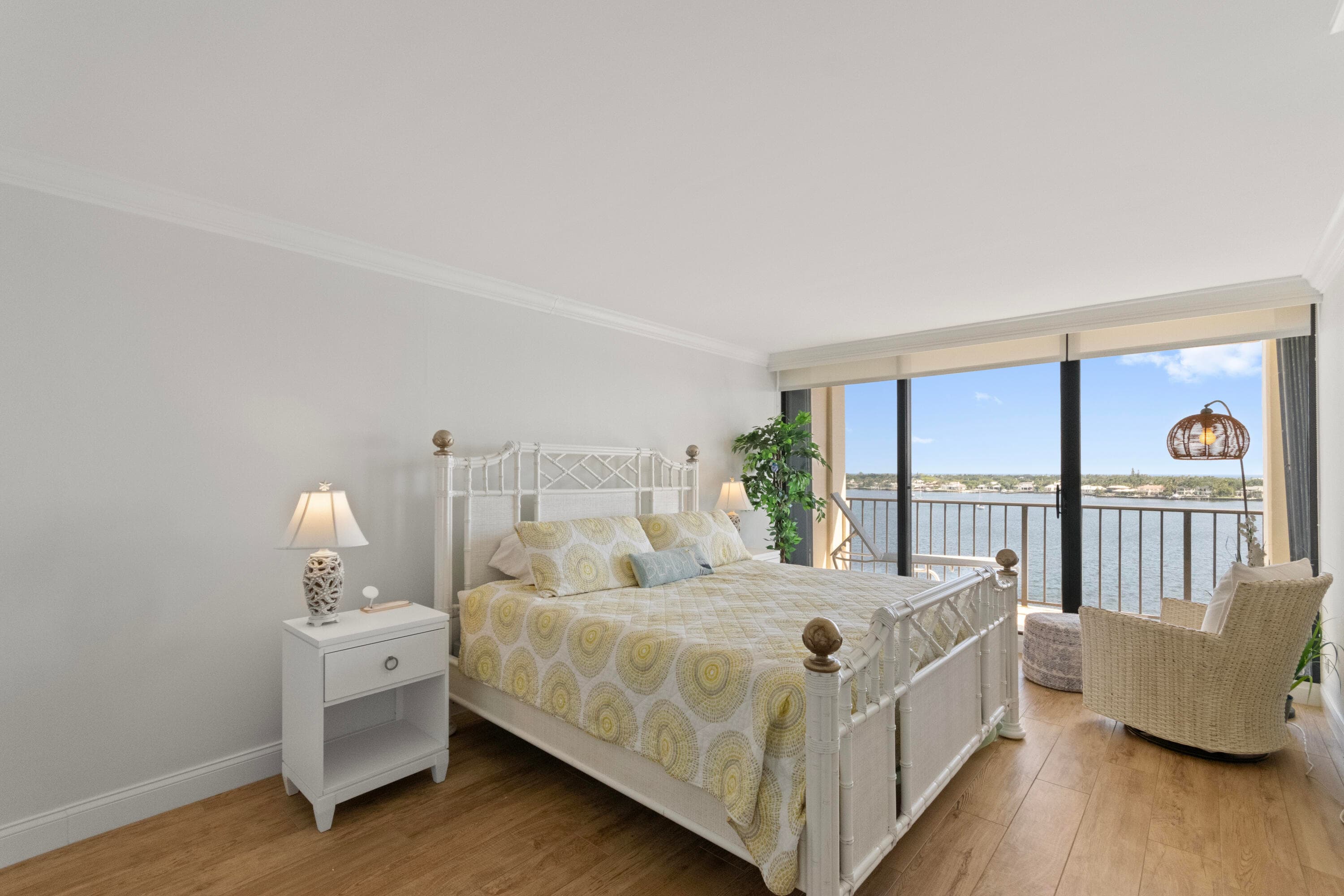 130 Lakeshore Drive 923, North Palm Beach, FL 33408 — photo 16 of 37