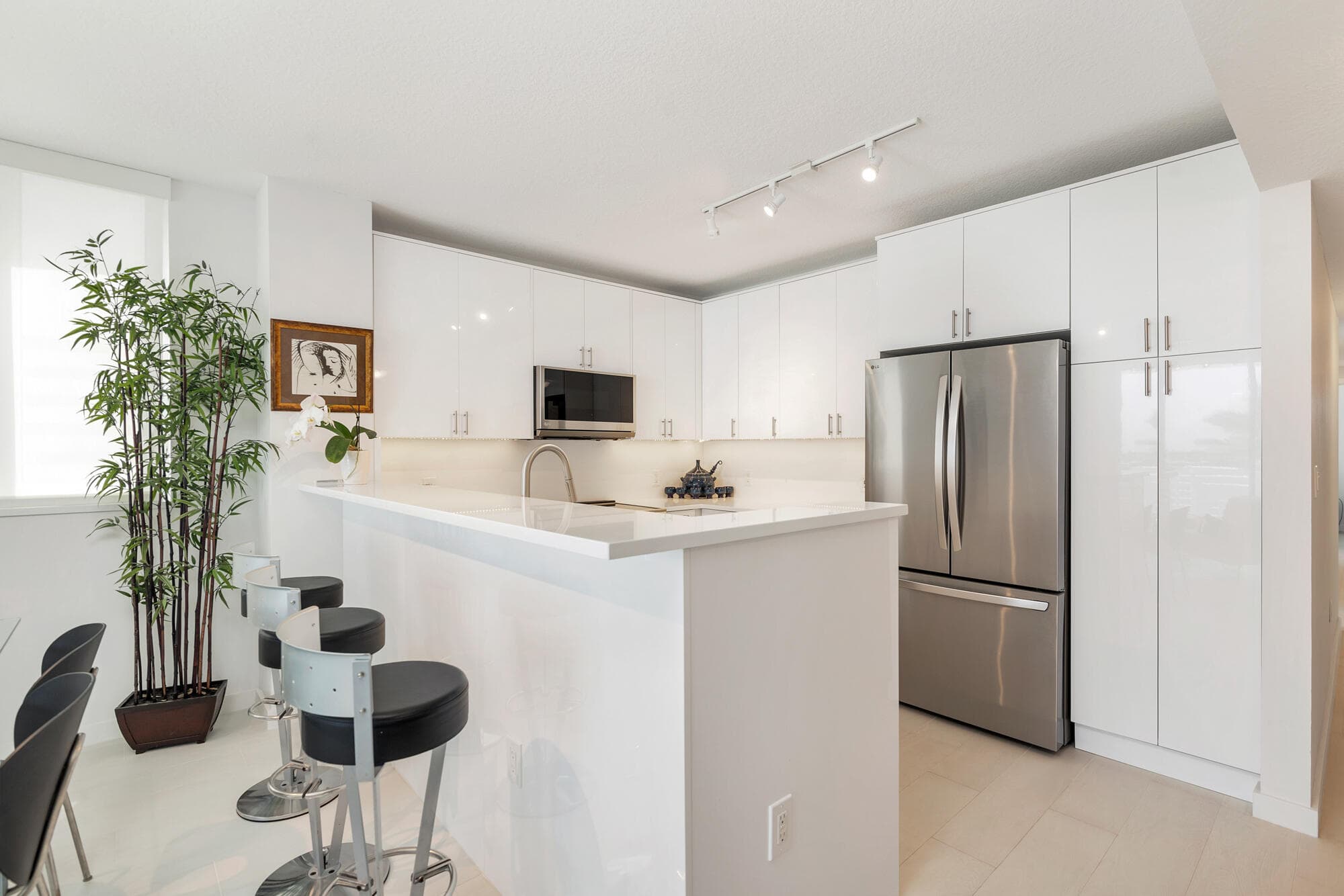 1551 N Flagler Drive 711, West Palm Beach, FL 33401 — photo 8 of 28
