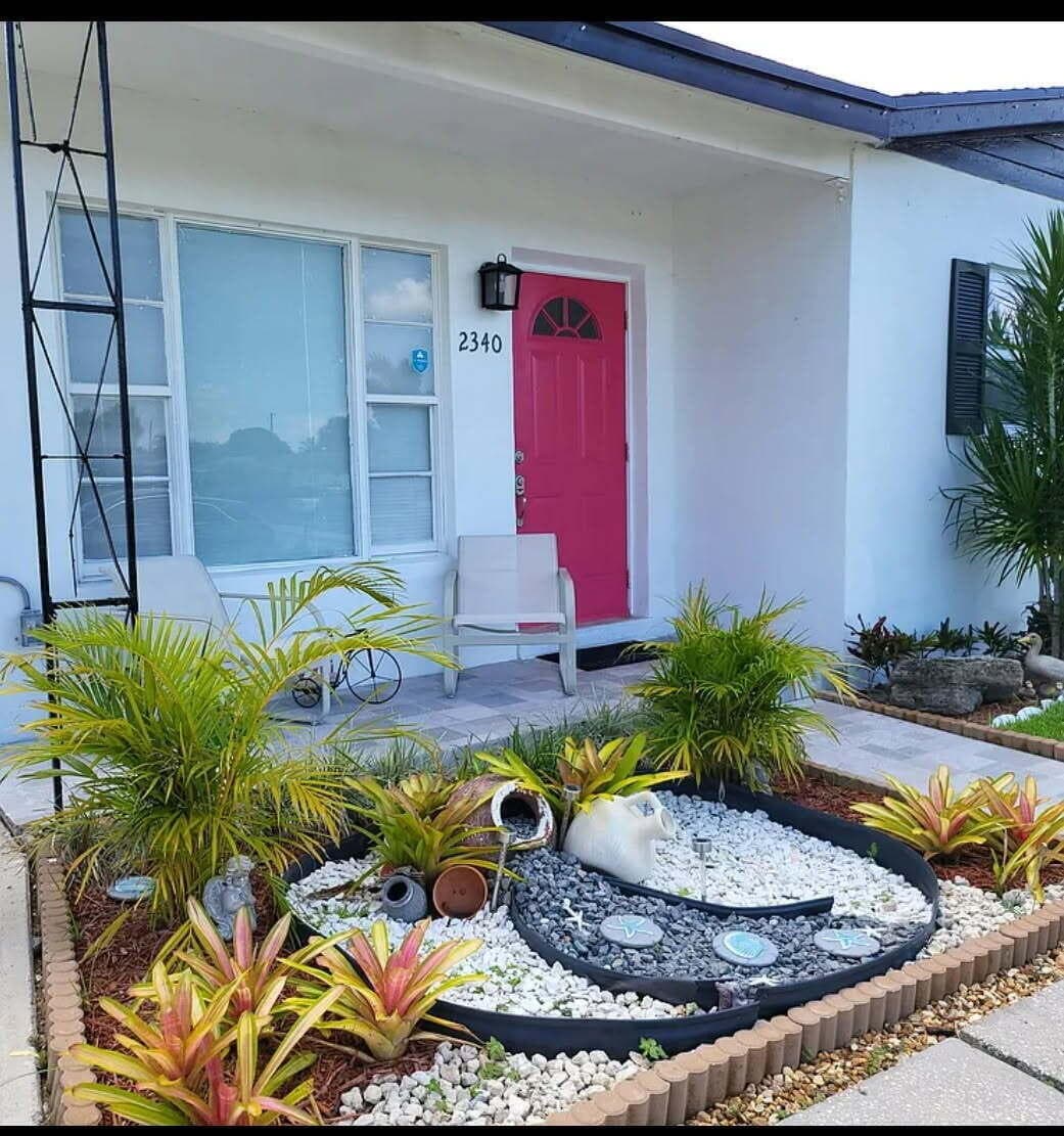 2340 Avenue M, Riviera Beach, FL 33404 — photo 2 of 10