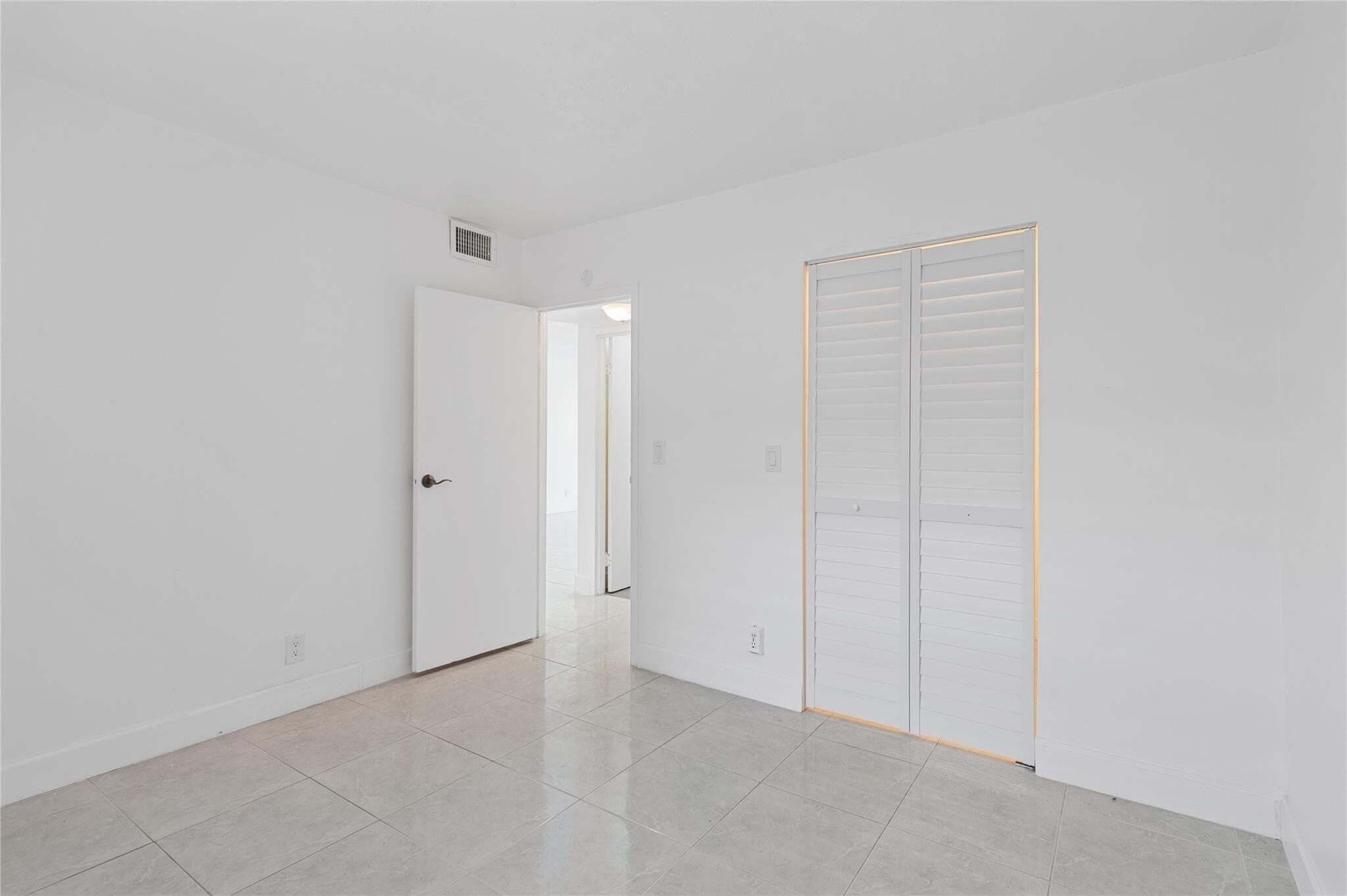 2841 Somerset Drive 311, Lauderdale Lakes, FL 33311 — photo 15 of 21