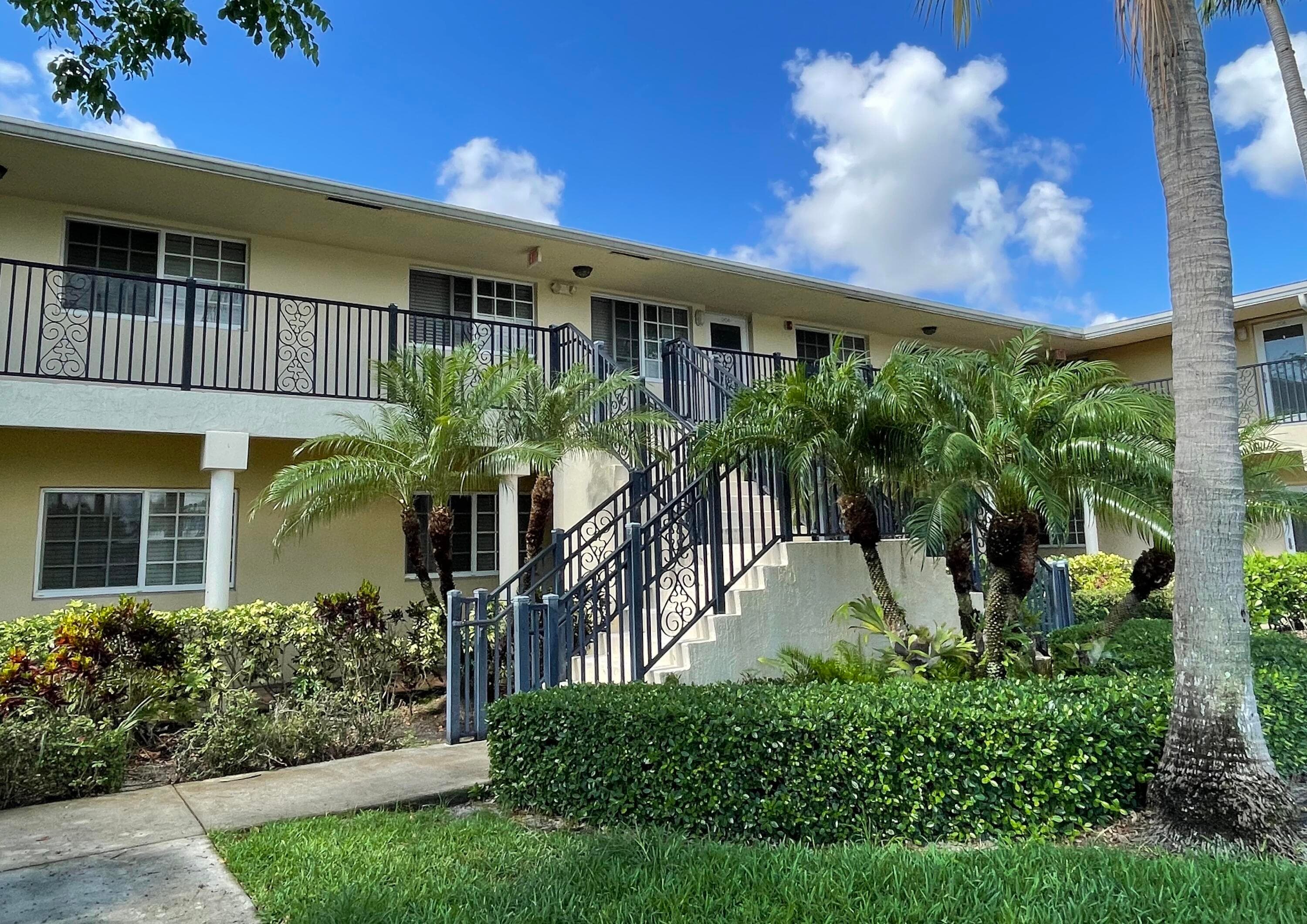 410 SW 15th Street 204, Pompano Beach, FL 33060 — photo 5 of 8