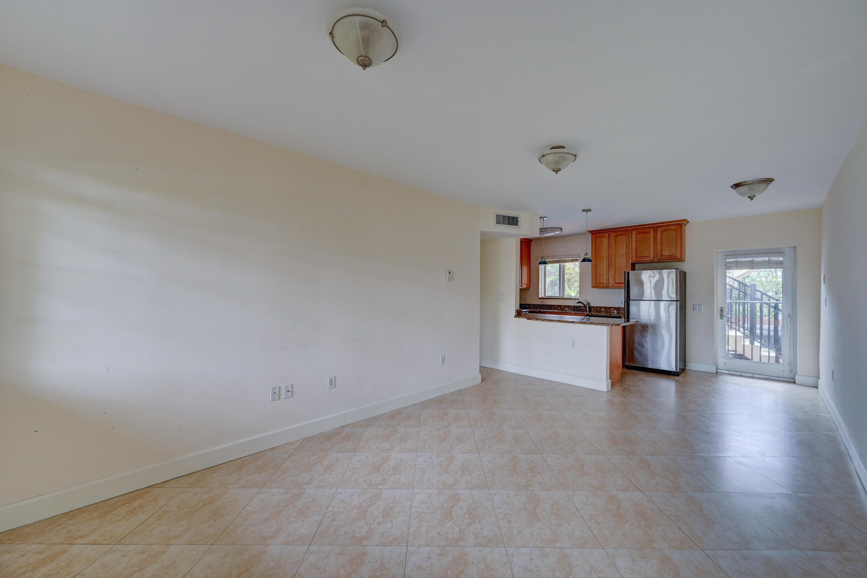 410 SW 15th Street 204, Pompano Beach, FL 33060 — photo 7 of 8